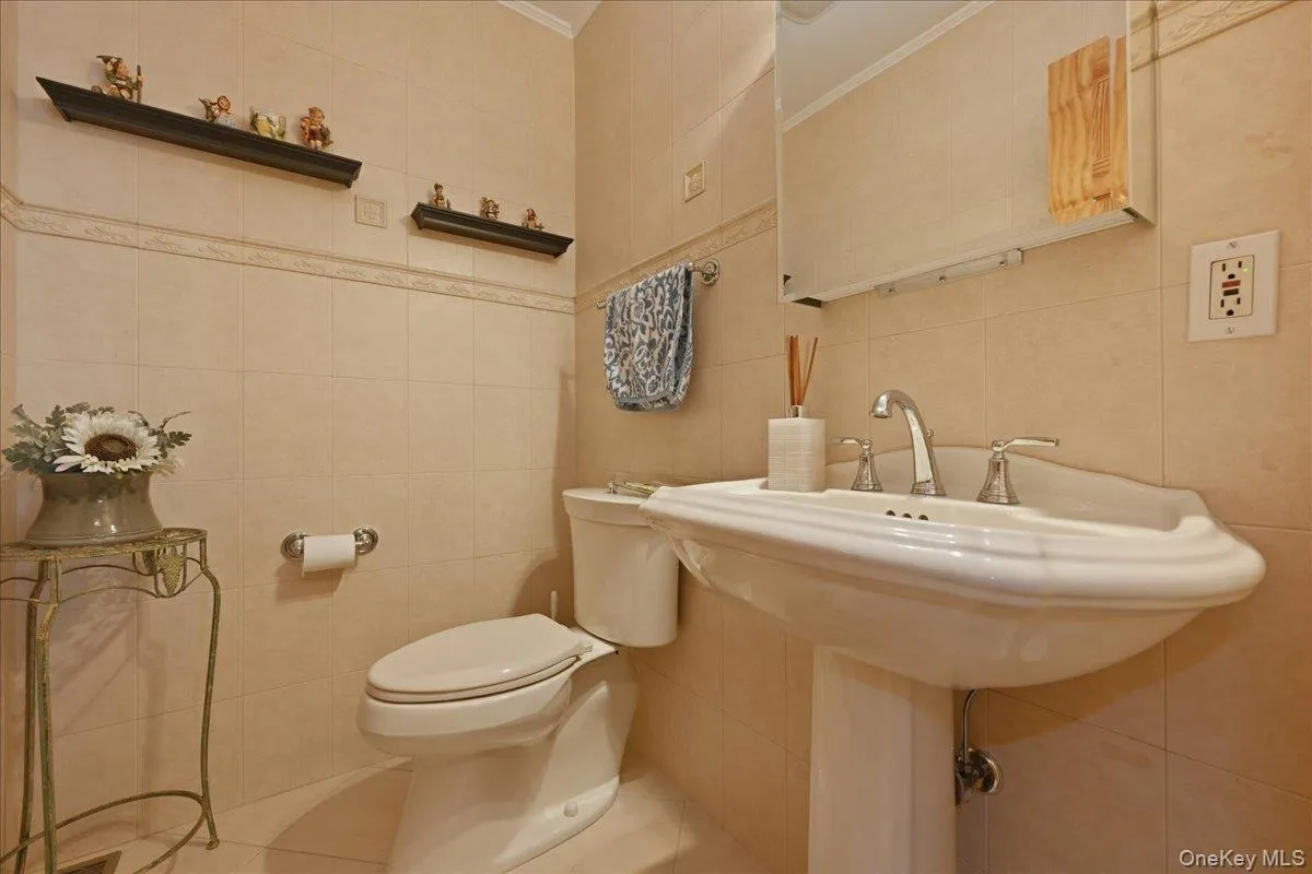 Half bath -1st floor Half bath -1st floor