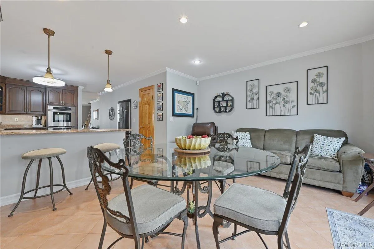 6356 76th Street, New York, NY, 3 Bedrooms Bedrooms, 8 Rooms Rooms,2 BathroomsBathrooms,Residential,For Rent,76th,0,1018566 6356 76th Street, New York, NY, 3 Bedrooms Bedrooms, 8 Rooms Rooms,2 BathroomsBathrooms,Residential,For Rent,76th,0,1018566