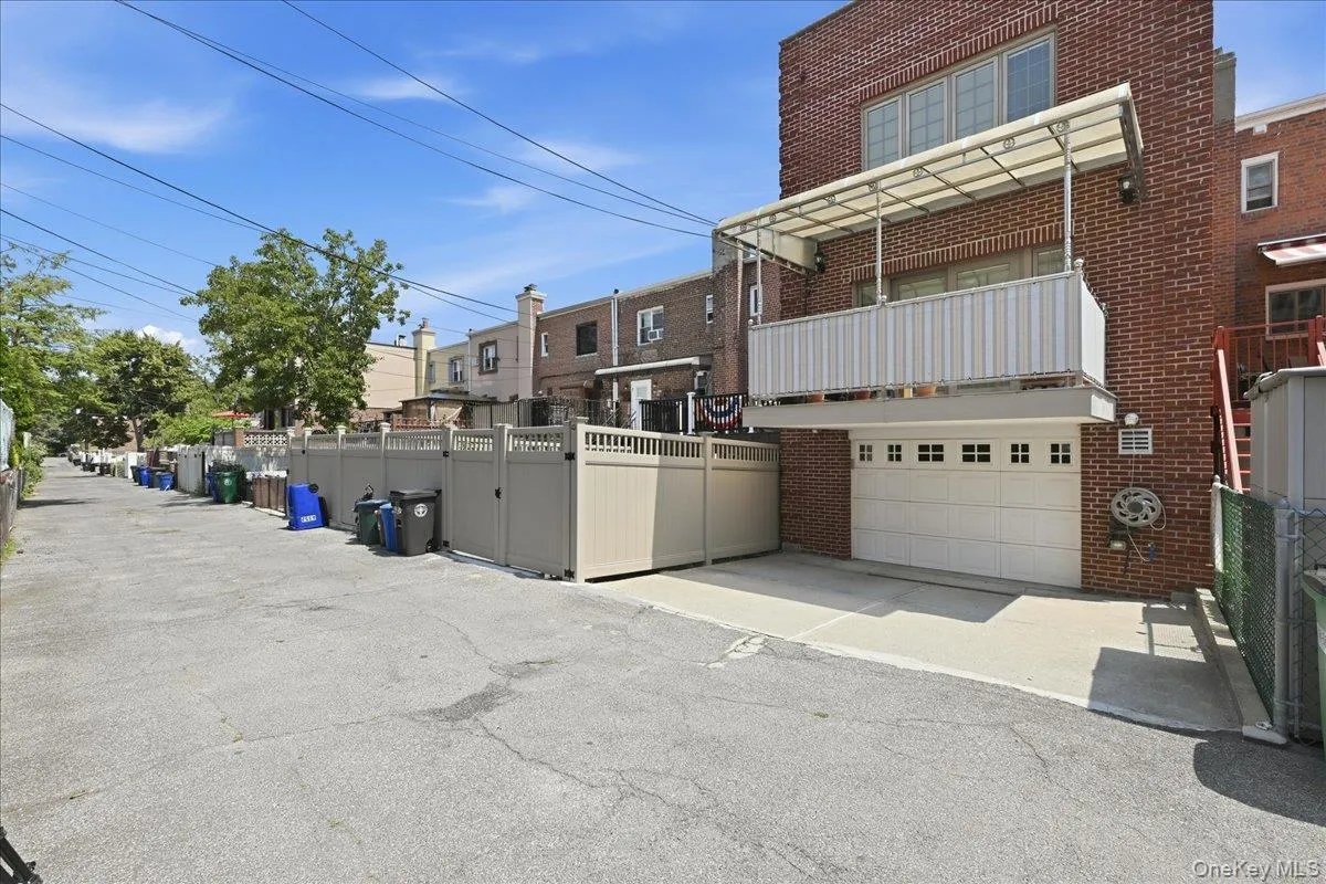 6356 76th Street, New York, NY, 3 Bedrooms Bedrooms, 8 Rooms Rooms,2 BathroomsBathrooms,Residential,For Rent,76th,0,1018566 6356 76th Street, New York, NY, 3 Bedrooms Bedrooms, 8 Rooms Rooms,2 BathroomsBathrooms,Residential,For Rent,76th,0,1018566