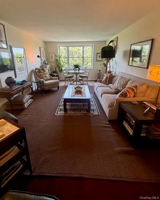 290 Collins Avenue, Mount Vernon, NY, 1 Bedroom Bedrooms, 4 Rooms Rooms,1 BathroomBathrooms,Residential,For Rent,Collins,0,1018577 290 Collins Avenue, Mount Vernon, NY, 1 Bedroom Bedrooms, 4 Rooms Rooms,1 BathroomBathrooms,Residential,For Rent,Collins,0,1018577