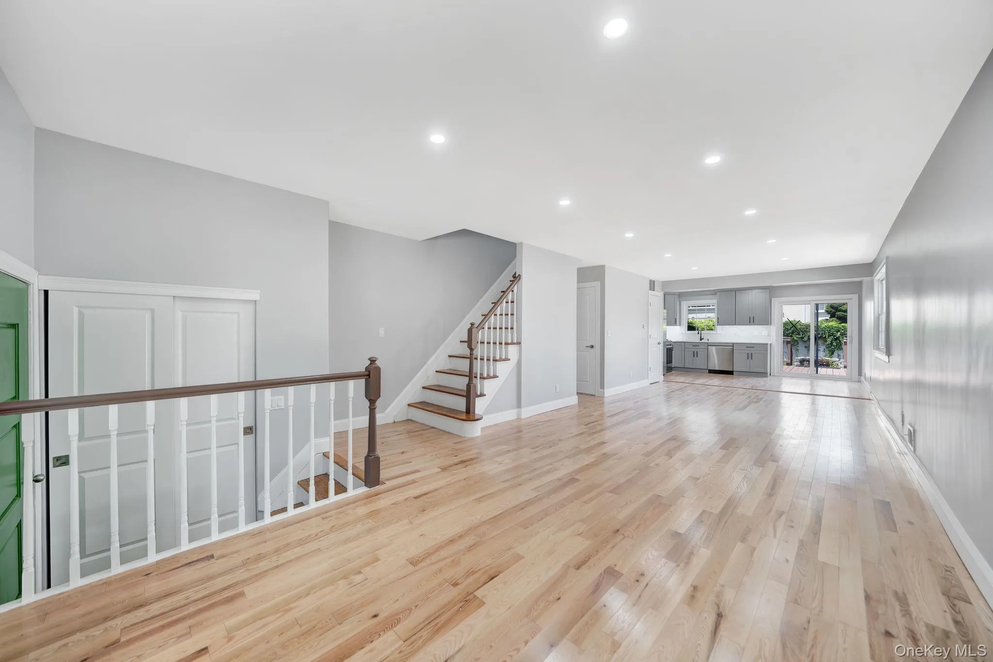 5 Notus Avenue, New York, NY, 3 Bedrooms Bedrooms, 6 Rooms Rooms,1 BathroomBathrooms,Residential,For Rent,Notus,0,KEY1018578 5 Notus Avenue, New York, NY, 3 Bedrooms Bedrooms, 6 Rooms Rooms,1 BathroomBathrooms,Residential,For Rent,Notus,0,KEY1018578