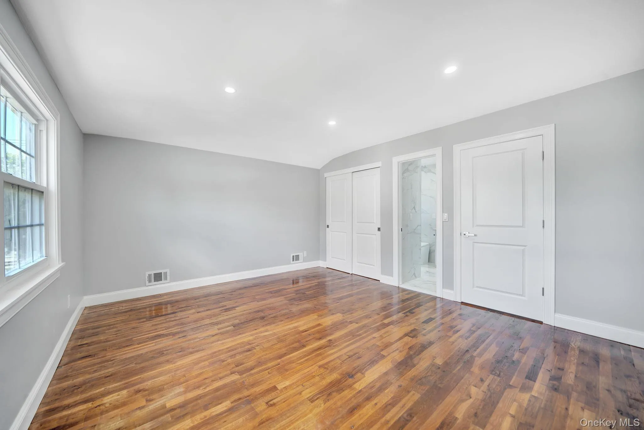5 Notus Avenue, New York, NY, 3 Bedrooms Bedrooms, 6 Rooms Rooms,1 BathroomBathrooms,Residential,For Rent,Notus,0,KEY1018578 5 Notus Avenue, New York, NY, 3 Bedrooms Bedrooms, 6 Rooms Rooms,1 BathroomBathrooms,Residential,For Rent,Notus,0,KEY1018578