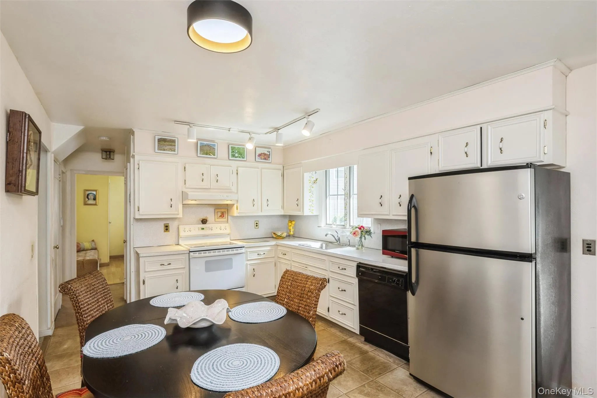 87 Center Street, Brookhaven, NY, 3 Bedrooms Bedrooms, 6 Rooms Rooms,2 BathroomsBathrooms,Residential,For Rent,Center,0,1018583 87 Center Street, Brookhaven, NY, 3 Bedrooms Bedrooms, 6 Rooms Rooms,2 BathroomsBathrooms,Residential,For Rent,Center,0,1018583