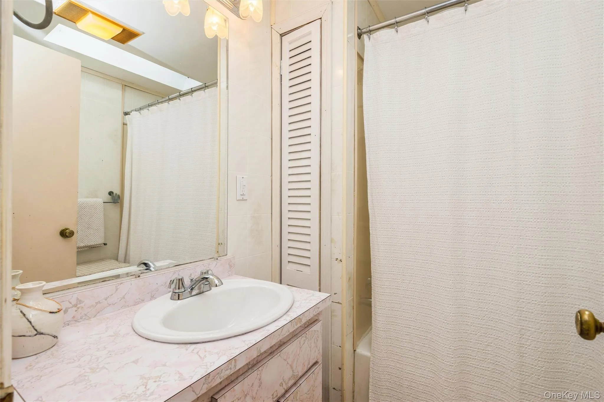 87 Center Street, Brookhaven, NY, 3 Bedrooms Bedrooms, 6 Rooms Rooms,2 BathroomsBathrooms,Residential,For Rent,Center,0,1018583 87 Center Street, Brookhaven, NY, 3 Bedrooms Bedrooms, 6 Rooms Rooms,2 BathroomsBathrooms,Residential,For Rent,Center,0,1018583