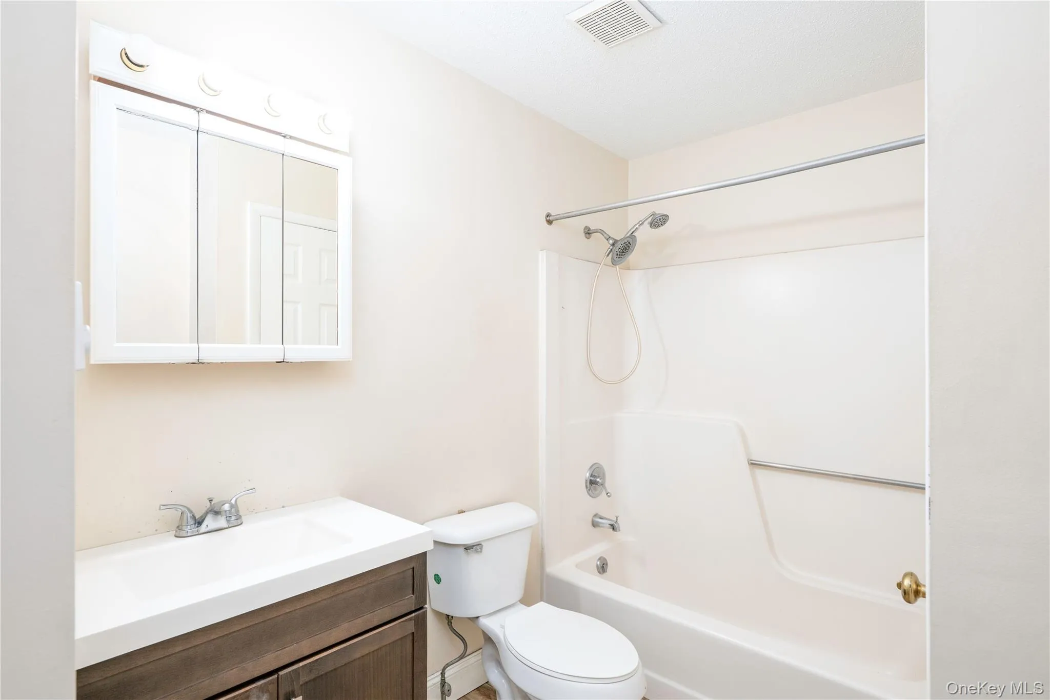 3 Hudson Heights Drive, Poughkeepsie, NY, 3 Bedrooms Bedrooms, 6 Rooms Rooms,1 BathroomBathrooms,Residential,For Rent,Hudson Heights,0,1018588 3 Hudson Heights Drive, Poughkeepsie, NY, 3 Bedrooms Bedrooms, 6 Rooms Rooms,1 BathroomBathrooms,Residential,For Rent,Hudson Heights,0,1018588