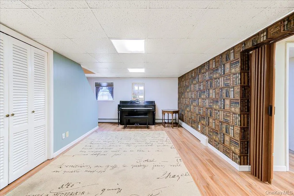 21 Midland Avenue, Woodbury, NY, 3 Bedrooms Bedrooms, 7 Rooms Rooms,2 BathroomsBathrooms,Residential,For Rent,Midland,0,1018592 21 Midland Avenue, Woodbury, NY, 3 Bedrooms Bedrooms, 7 Rooms Rooms,2 BathroomsBathrooms,Residential,For Rent,Midland,0,1018592