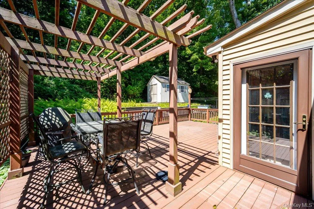 21 Midland Avenue, Woodbury, NY, 3 Bedrooms Bedrooms, 7 Rooms Rooms,2 BathroomsBathrooms,Residential,For Rent,Midland,0,1018592 21 Midland Avenue, Woodbury, NY, 3 Bedrooms Bedrooms, 7 Rooms Rooms,2 BathroomsBathrooms,Residential,For Rent,Midland,0,1018592