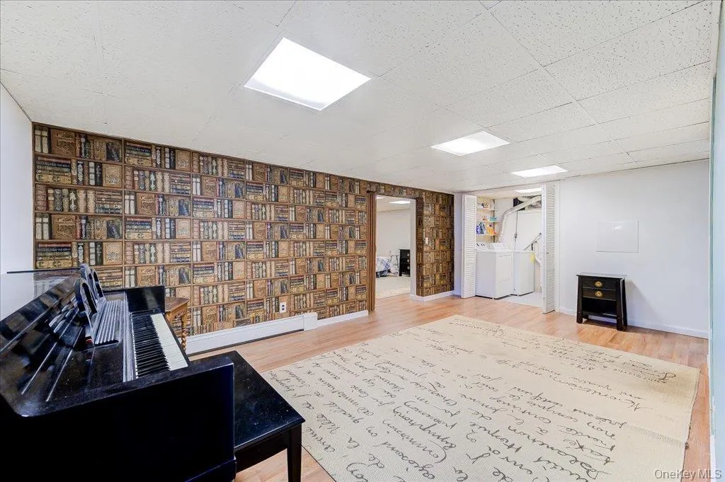 21 Midland Avenue, Woodbury, NY, 3 Bedrooms Bedrooms, 7 Rooms Rooms,2 BathroomsBathrooms,Residential,For Rent,Midland,0,1018592 21 Midland Avenue, Woodbury, NY, 3 Bedrooms Bedrooms, 7 Rooms Rooms,2 BathroomsBathrooms,Residential,For Rent,Midland,0,1018592