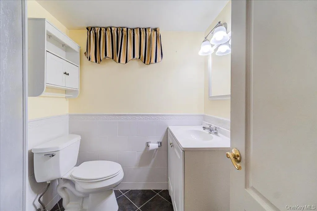 21 Midland Avenue, Woodbury, NY, 3 Bedrooms Bedrooms, 7 Rooms Rooms,2 BathroomsBathrooms,Residential,For Rent,Midland,0,1018592 21 Midland Avenue, Woodbury, NY, 3 Bedrooms Bedrooms, 7 Rooms Rooms,2 BathroomsBathrooms,Residential,For Rent,Midland,0,1018592