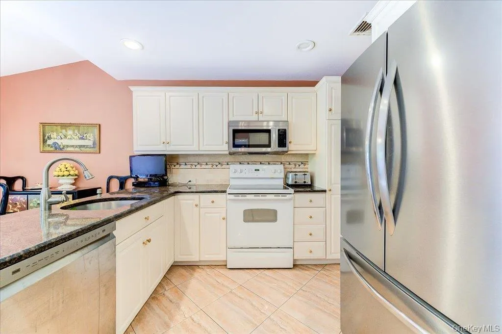 21 Midland Avenue, Woodbury, NY, 3 Bedrooms Bedrooms, 7 Rooms Rooms,2 BathroomsBathrooms,Residential,For Rent,Midland,0,1018592 21 Midland Avenue, Woodbury, NY, 3 Bedrooms Bedrooms, 7 Rooms Rooms,2 BathroomsBathrooms,Residential,For Rent,Midland,0,1018592