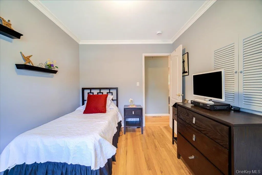 21 Midland Avenue, Woodbury, NY, 3 Bedrooms Bedrooms, 7 Rooms Rooms,2 BathroomsBathrooms,Residential,For Rent,Midland,0,1018592 21 Midland Avenue, Woodbury, NY, 3 Bedrooms Bedrooms, 7 Rooms Rooms,2 BathroomsBathrooms,Residential,For Rent,Midland,0,1018592