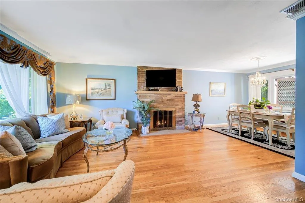 21 Midland Avenue, Woodbury, NY, 3 Bedrooms Bedrooms, 7 Rooms Rooms,2 BathroomsBathrooms,Residential,For Rent,Midland,0,1018592 21 Midland Avenue, Woodbury, NY, 3 Bedrooms Bedrooms, 7 Rooms Rooms,2 BathroomsBathrooms,Residential,For Rent,Midland,0,1018592