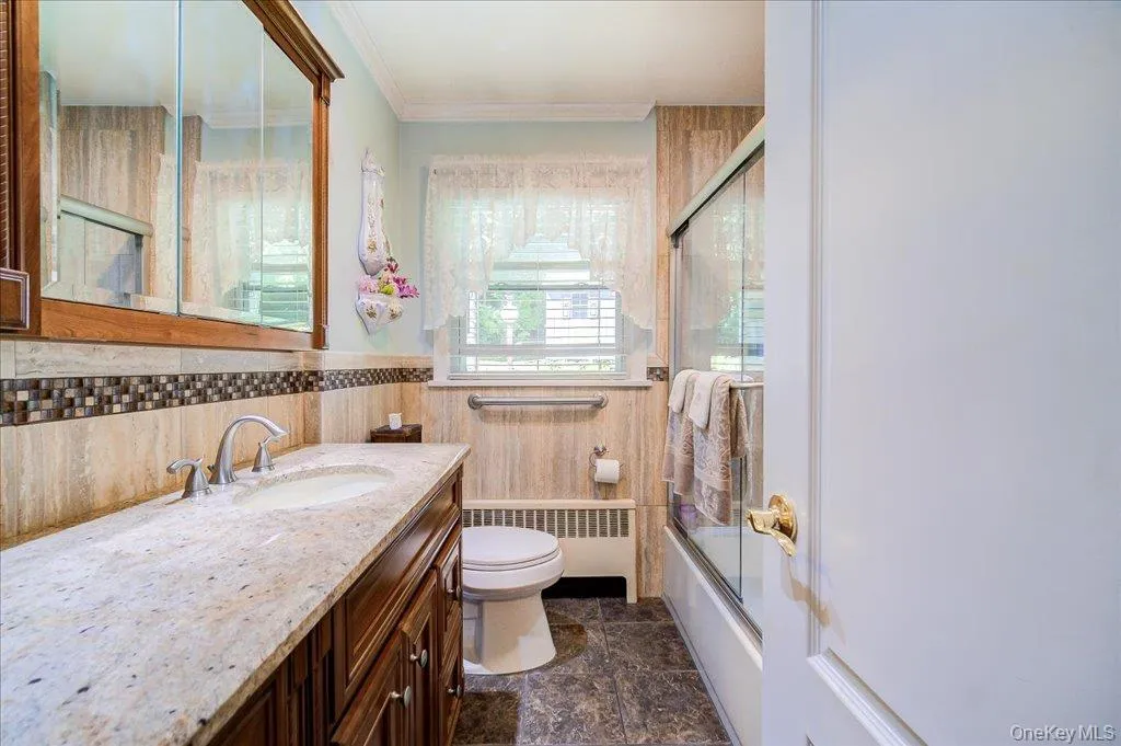 21 Midland Avenue, Woodbury, NY, 3 Bedrooms Bedrooms, 7 Rooms Rooms,2 BathroomsBathrooms,Residential,For Rent,Midland,0,1018592 21 Midland Avenue, Woodbury, NY, 3 Bedrooms Bedrooms, 7 Rooms Rooms,2 BathroomsBathrooms,Residential,For Rent,Midland,0,1018592
