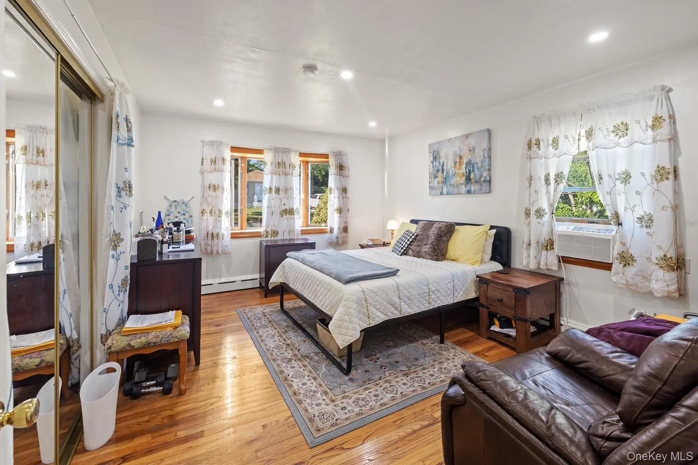 4 Roosevelt Street, Islip, NY, 3 Bedrooms Bedrooms, 5 Rooms Rooms,2 BathroomsBathrooms,Residential,For Rent,Roosevelt,0,KEY1018595 4 Roosevelt Street, Islip, NY, 3 Bedrooms Bedrooms, 5 Rooms Rooms,2 BathroomsBathrooms,Residential,For Rent,Roosevelt,0,KEY1018595