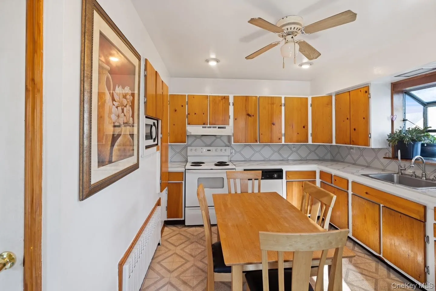 4 Roosevelt Street, Islip, NY, 3 Bedrooms Bedrooms, 5 Rooms Rooms,2 BathroomsBathrooms,Residential,For Rent,Roosevelt,0,KEY1018595 4 Roosevelt Street, Islip, NY, 3 Bedrooms Bedrooms, 5 Rooms Rooms,2 BathroomsBathrooms,Residential,For Rent,Roosevelt,0,KEY1018595