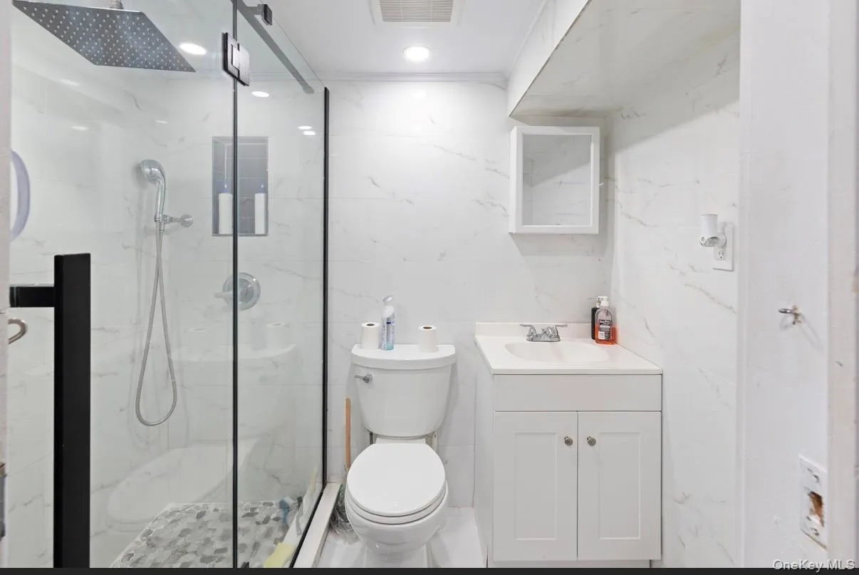 4 Roosevelt Street, Islip, NY, 3 Bedrooms Bedrooms, 5 Rooms Rooms,2 BathroomsBathrooms,Residential,For Rent,Roosevelt,0,KEY1018595 4 Roosevelt Street, Islip, NY, 3 Bedrooms Bedrooms, 5 Rooms Rooms,2 BathroomsBathrooms,Residential,For Rent,Roosevelt,0,KEY1018595