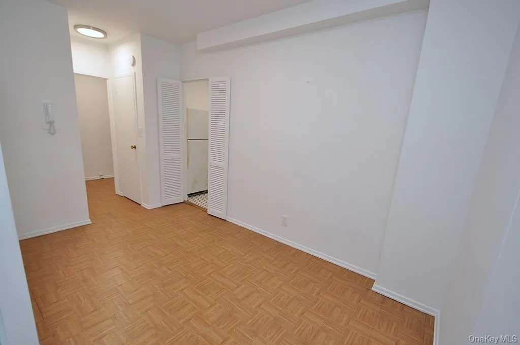 Entry foyer and Dining Area can also be used as a home office space. The area is approx 15'-10" x 8'-0". Entry foyer and Dining Area can also be used as a home office space. The area is approx 15'-10" x 8'-0".