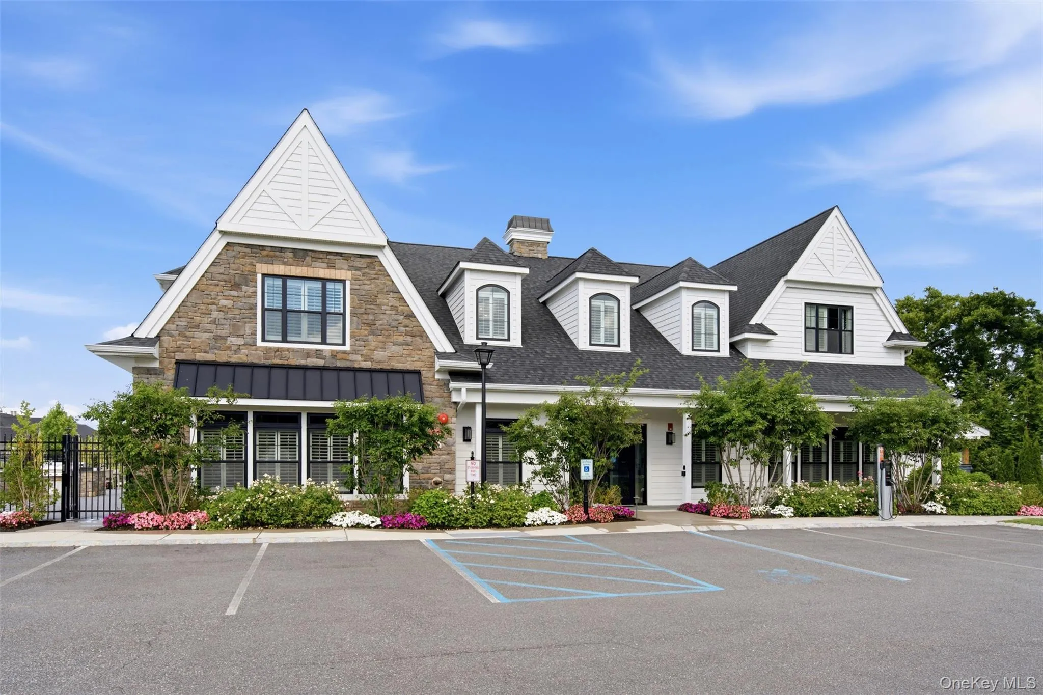 21 Seasons Way, Huntington, NY, 2 Bedrooms Bedrooms, 7 Rooms Rooms,2 BathroomsBathrooms,Residential,For Rent,Seasons,0,KEY1018609 21 Seasons Way, Huntington, NY, 2 Bedrooms Bedrooms, 7 Rooms Rooms,2 BathroomsBathrooms,Residential,For Rent,Seasons,0,KEY1018609