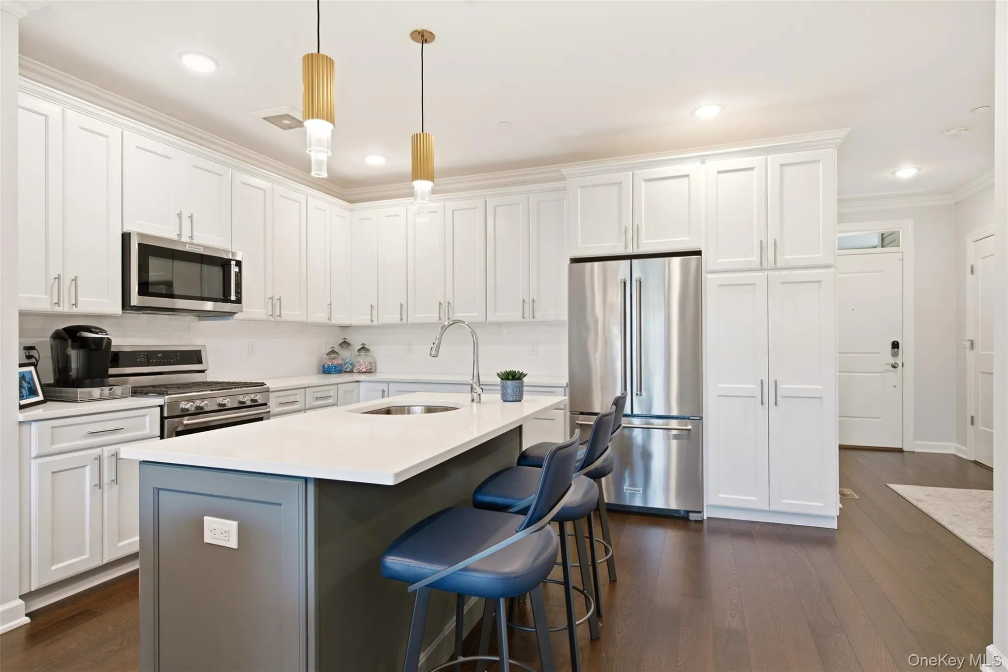 21 Seasons Way, Huntington, NY, 2 Bedrooms Bedrooms, 7 Rooms Rooms,2 BathroomsBathrooms,Residential,For Rent,Seasons,0,KEY1018609 21 Seasons Way, Huntington, NY, 2 Bedrooms Bedrooms, 7 Rooms Rooms,2 BathroomsBathrooms,Residential,For Rent,Seasons,0,KEY1018609