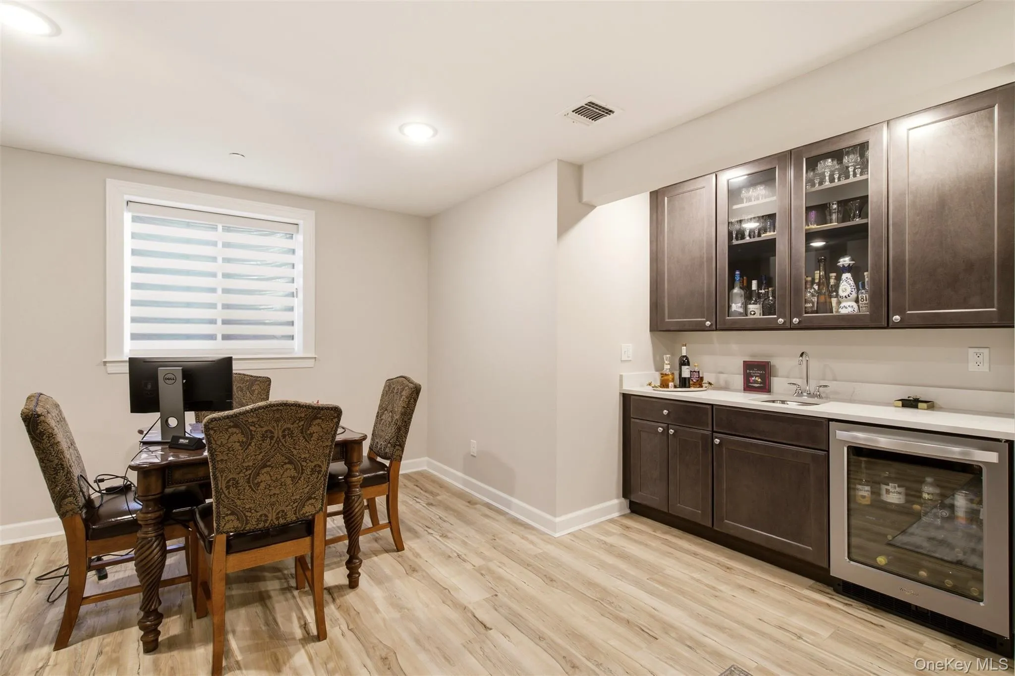 21 Seasons Way, Huntington, NY, 2 Bedrooms Bedrooms, 7 Rooms Rooms,2 BathroomsBathrooms,Residential,For Rent,Seasons,0,KEY1018609 21 Seasons Way, Huntington, NY, 2 Bedrooms Bedrooms, 7 Rooms Rooms,2 BathroomsBathrooms,Residential,For Rent,Seasons,0,KEY1018609