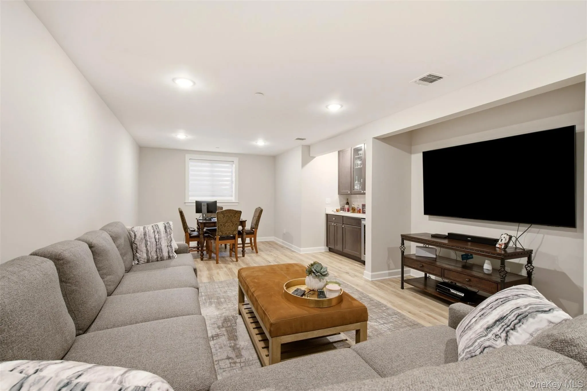 21 Seasons Way, Huntington, NY, 2 Bedrooms Bedrooms, 7 Rooms Rooms,2 BathroomsBathrooms,Residential,For Rent,Seasons,0,KEY1018609 21 Seasons Way, Huntington, NY, 2 Bedrooms Bedrooms, 7 Rooms Rooms,2 BathroomsBathrooms,Residential,For Rent,Seasons,0,KEY1018609