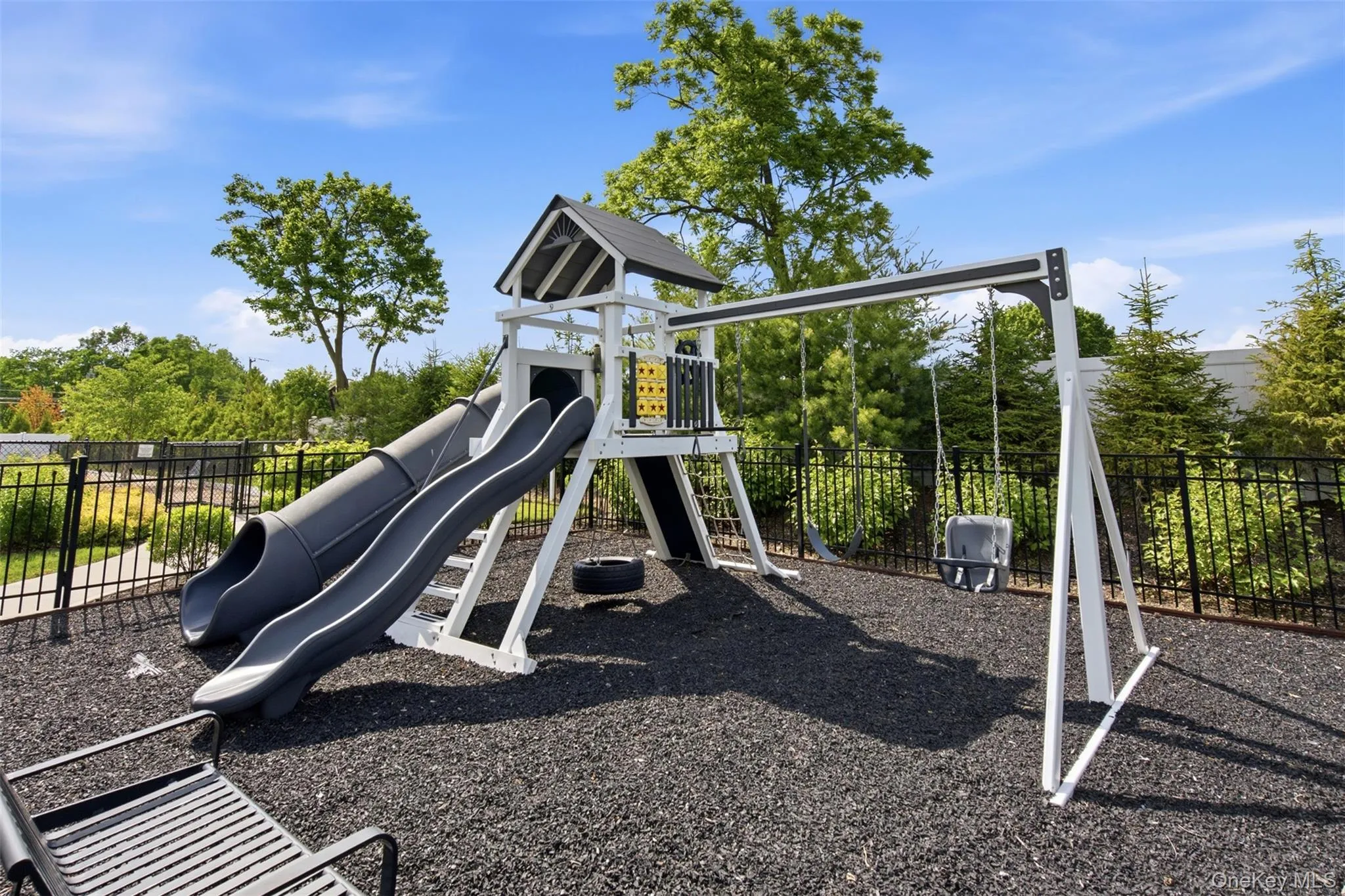 21 Seasons Way, Huntington, NY, 2 Bedrooms Bedrooms, 7 Rooms Rooms,2 BathroomsBathrooms,Residential,For Rent,Seasons,0,KEY1018609 21 Seasons Way, Huntington, NY, 2 Bedrooms Bedrooms, 7 Rooms Rooms,2 BathroomsBathrooms,Residential,For Rent,Seasons,0,KEY1018609