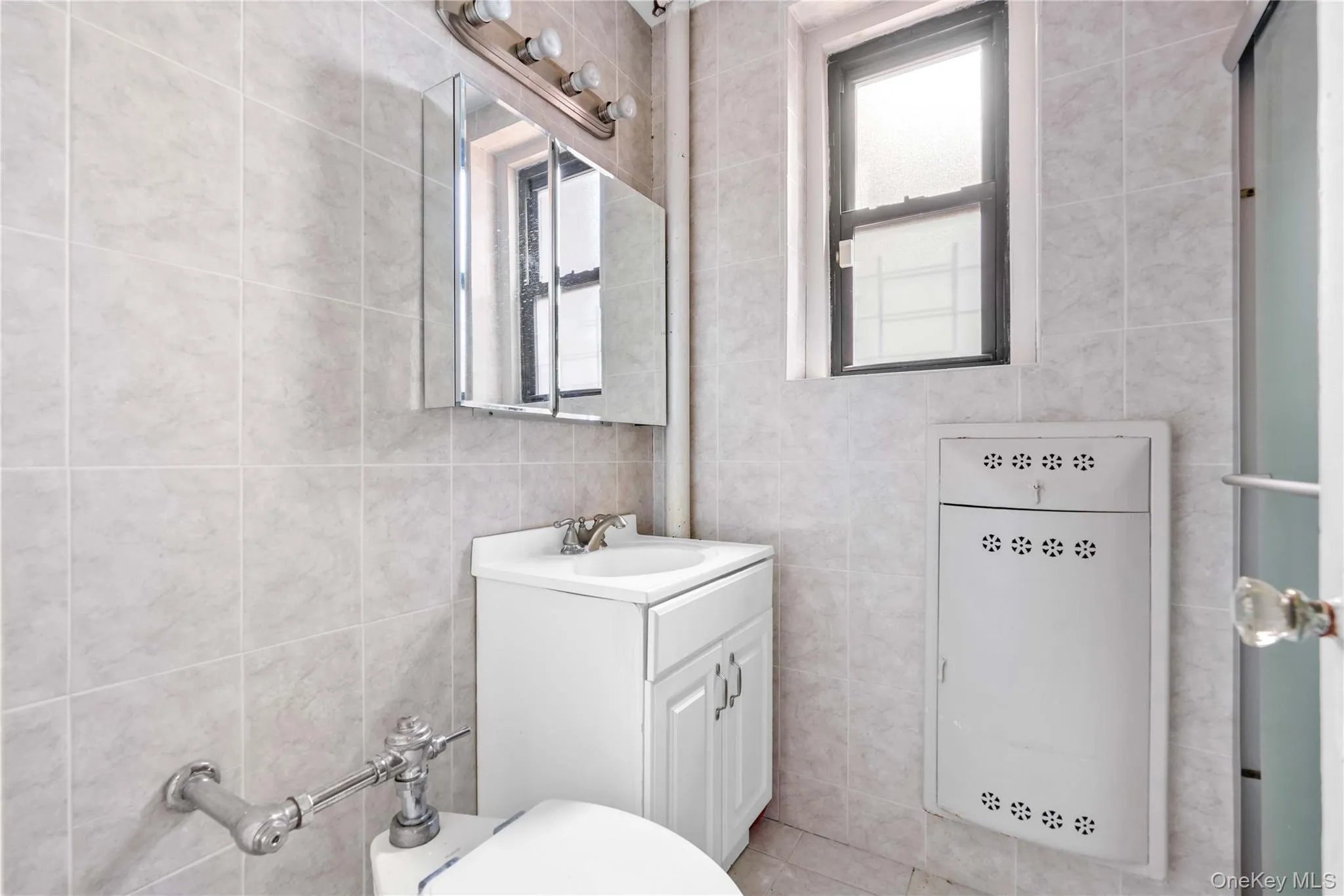 109-14 Ascan Avenue, New York, NY, 2 Bedrooms Bedrooms, 3 Rooms Rooms,1 BathroomBathrooms,Residential,For Rent,Ascan,0,1018611 109-14 Ascan Avenue, New York, NY, 2 Bedrooms Bedrooms, 3 Rooms Rooms,1 BathroomBathrooms,Residential,For Rent,Ascan,0,1018611