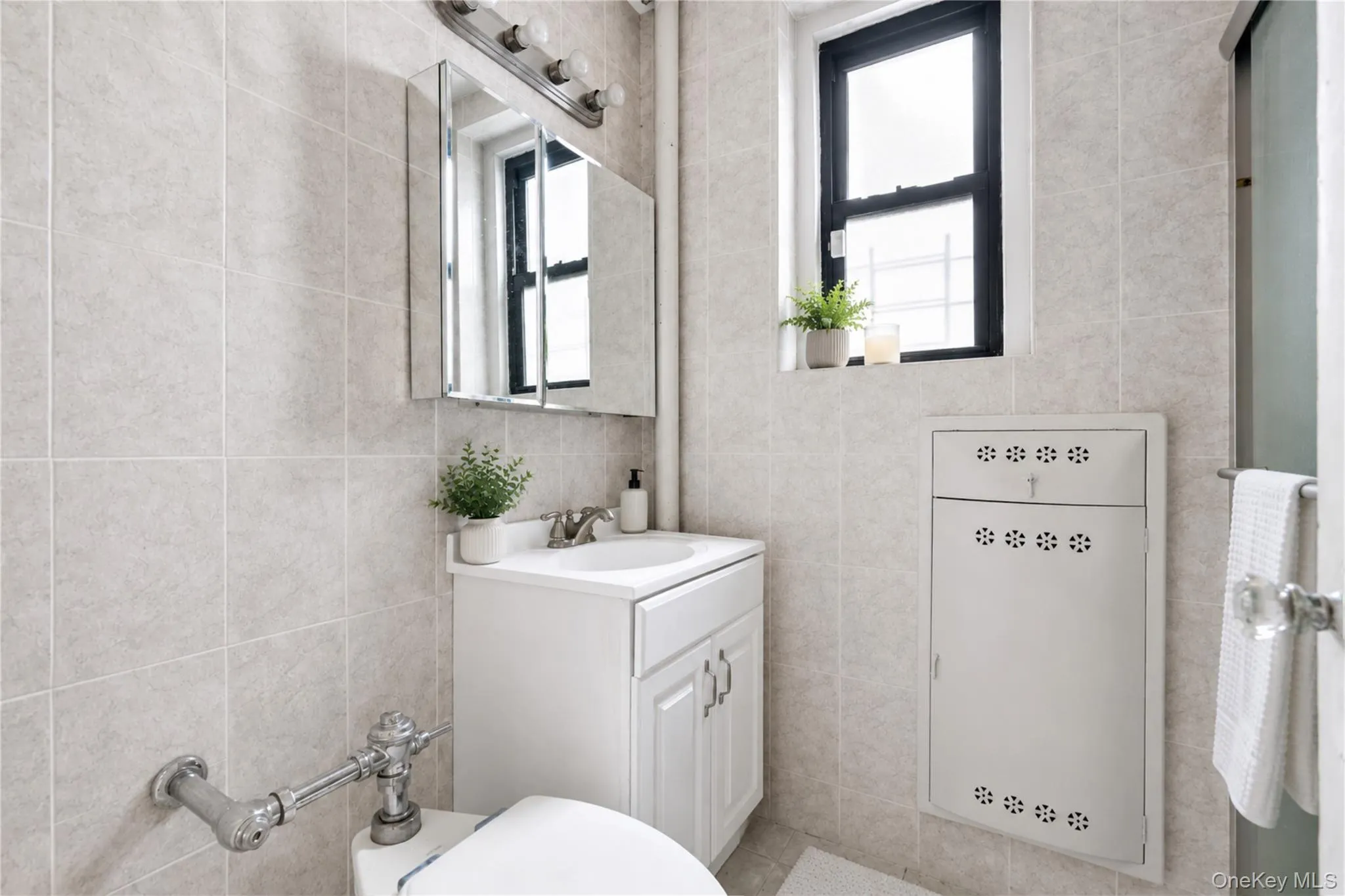 109-14 Ascan Avenue, New York, NY, 2 Bedrooms Bedrooms, 3 Rooms Rooms,1 BathroomBathrooms,Residential,For Rent,Ascan,0,1018611 109-14 Ascan Avenue, New York, NY, 2 Bedrooms Bedrooms, 3 Rooms Rooms,1 BathroomBathrooms,Residential,For Rent,Ascan,0,1018611