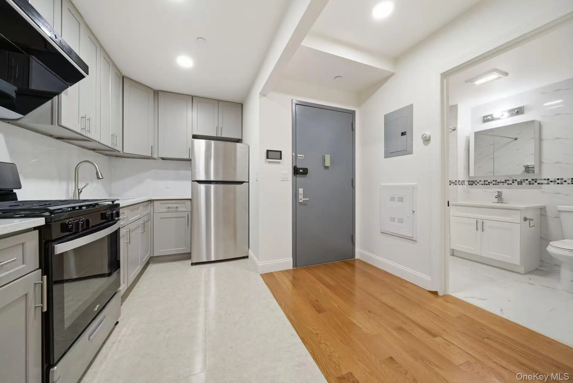 141-15 Cherry Avenue, New York, NY, 1 Bedroom Bedrooms, 3 Rooms Rooms,1 BathroomBathrooms,Residential,For Rent,Cherry,0,KEY1018612 141-15 Cherry Avenue, New York, NY, 1 Bedroom Bedrooms, 3 Rooms Rooms,1 BathroomBathrooms,Residential,For Rent,Cherry,0,KEY1018612
