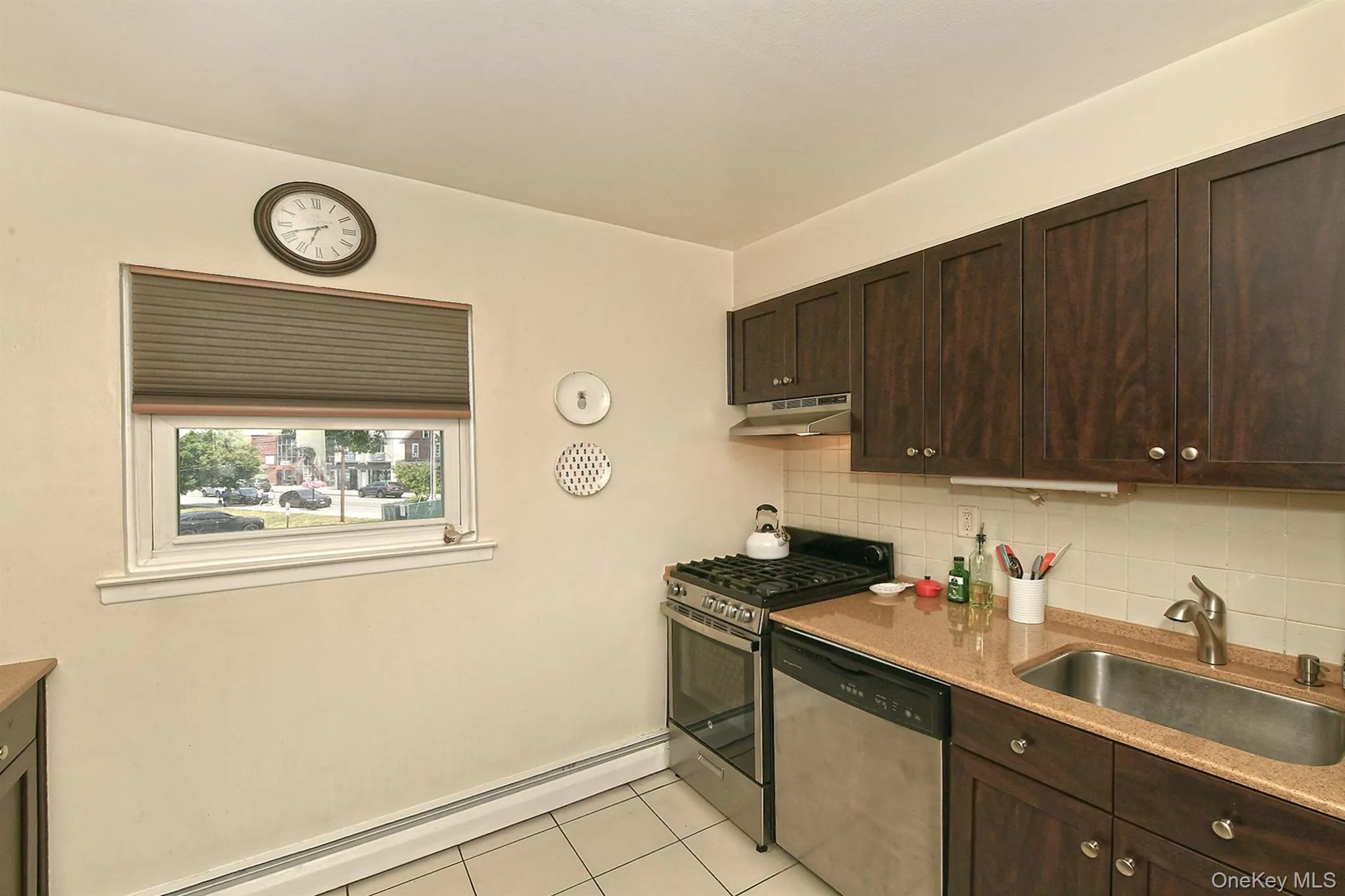 490 Main Street, Oyster Bay, NY, 1 Bedroom Bedrooms, 4 Rooms Rooms,1 BathroomBathrooms,Residential,For Rent,Main,0,1018613 490 Main Street, Oyster Bay, NY, 1 Bedroom Bedrooms, 4 Rooms Rooms,1 BathroomBathrooms,Residential,For Rent,Main,0,1018613