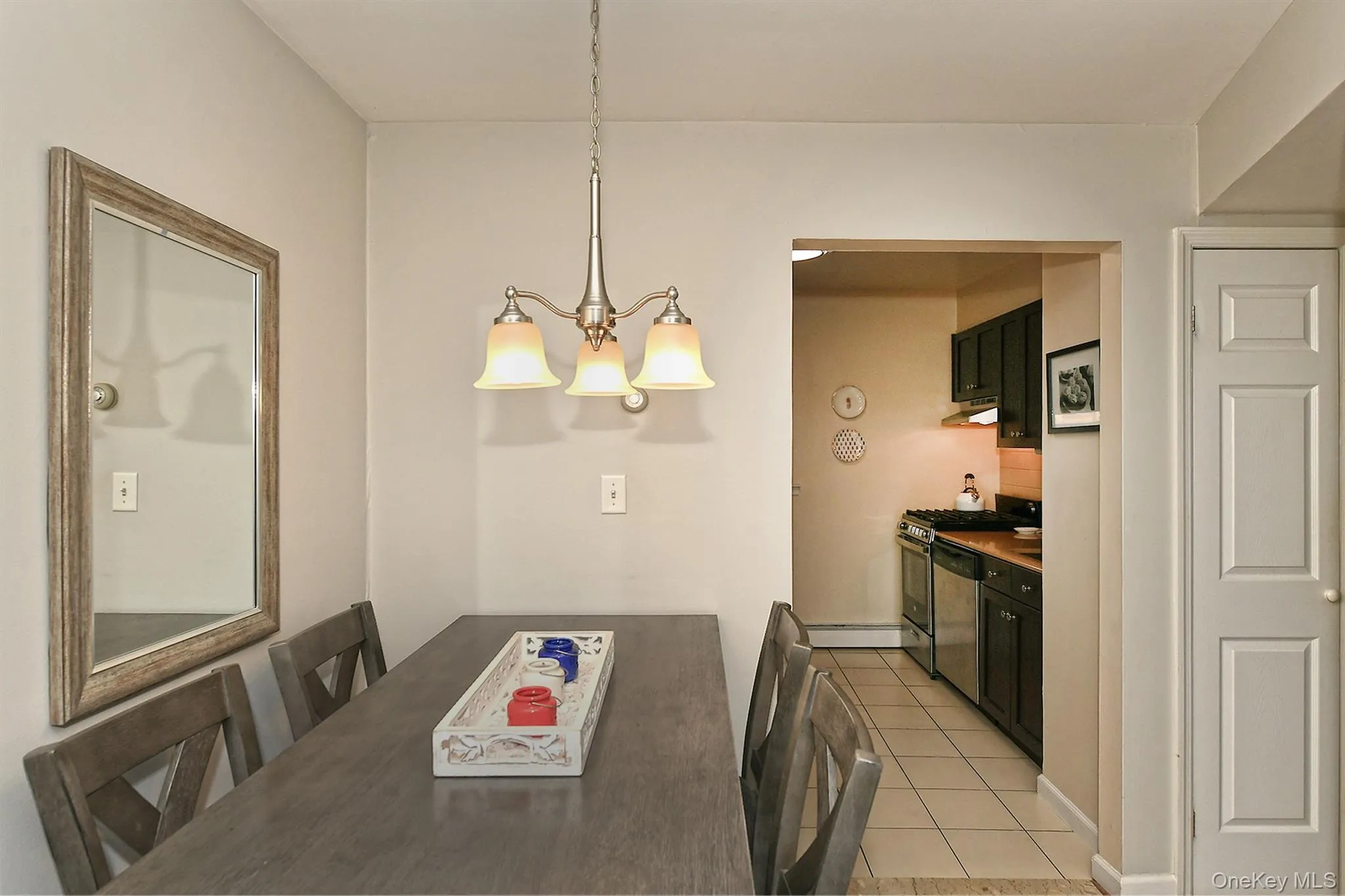 490 Main Street, Oyster Bay, NY, 1 Bedroom Bedrooms, 4 Rooms Rooms,1 BathroomBathrooms,Residential,For Rent,Main,0,1018613 490 Main Street, Oyster Bay, NY, 1 Bedroom Bedrooms, 4 Rooms Rooms,1 BathroomBathrooms,Residential,For Rent,Main,0,1018613