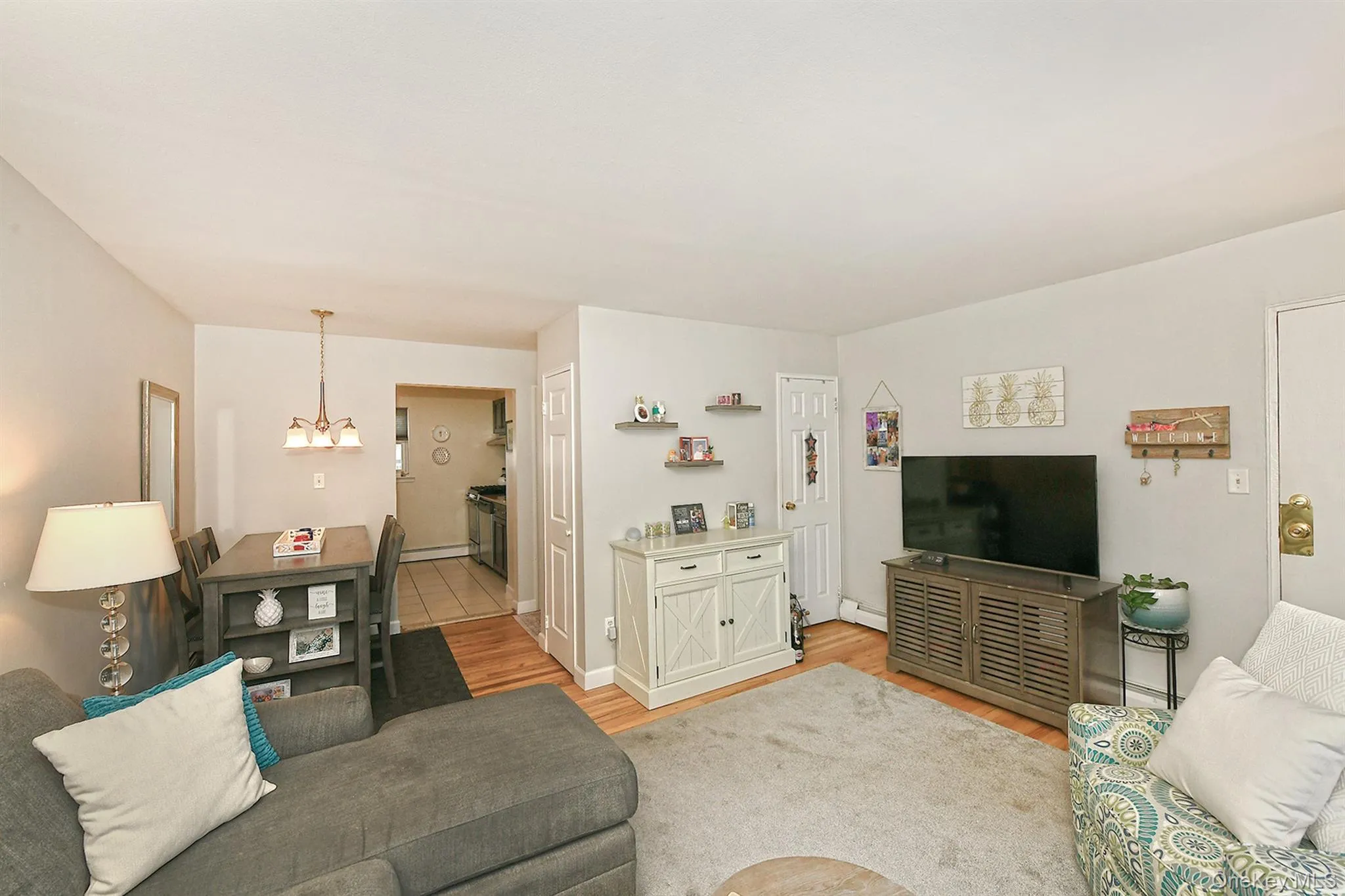 490 Main Street, Oyster Bay, NY, 1 Bedroom Bedrooms, 4 Rooms Rooms,1 BathroomBathrooms,Residential,For Rent,Main,0,1018613 490 Main Street, Oyster Bay, NY, 1 Bedroom Bedrooms, 4 Rooms Rooms,1 BathroomBathrooms,Residential,For Rent,Main,0,1018613