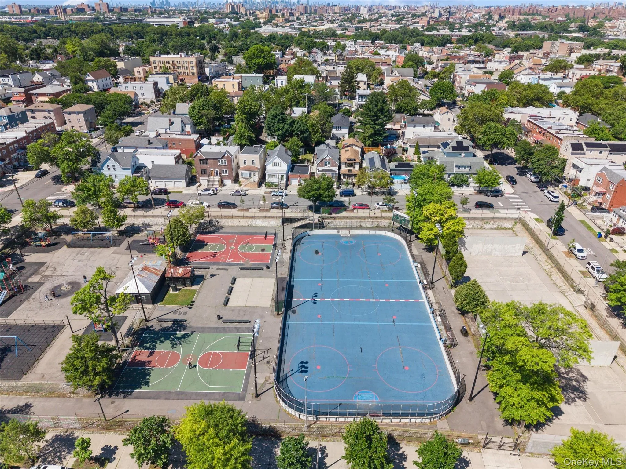 ParkHockeyBasketball courtsPlayground ParkHockeyBasketball courtsPlayground