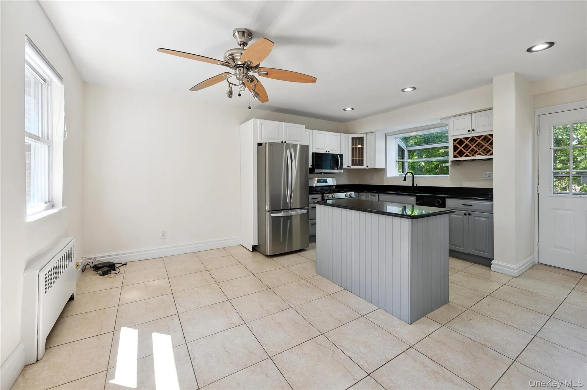 1321 Gillespie Avenue, New York, NY, 4 Bedrooms Bedrooms, 8 Rooms Rooms,2 BathroomsBathrooms,Residential,For Rent,Gillespie,0,KEY1018622 1321 Gillespie Avenue, New York, NY, 4 Bedrooms Bedrooms, 8 Rooms Rooms,2 BathroomsBathrooms,Residential,For Rent,Gillespie,0,KEY1018622