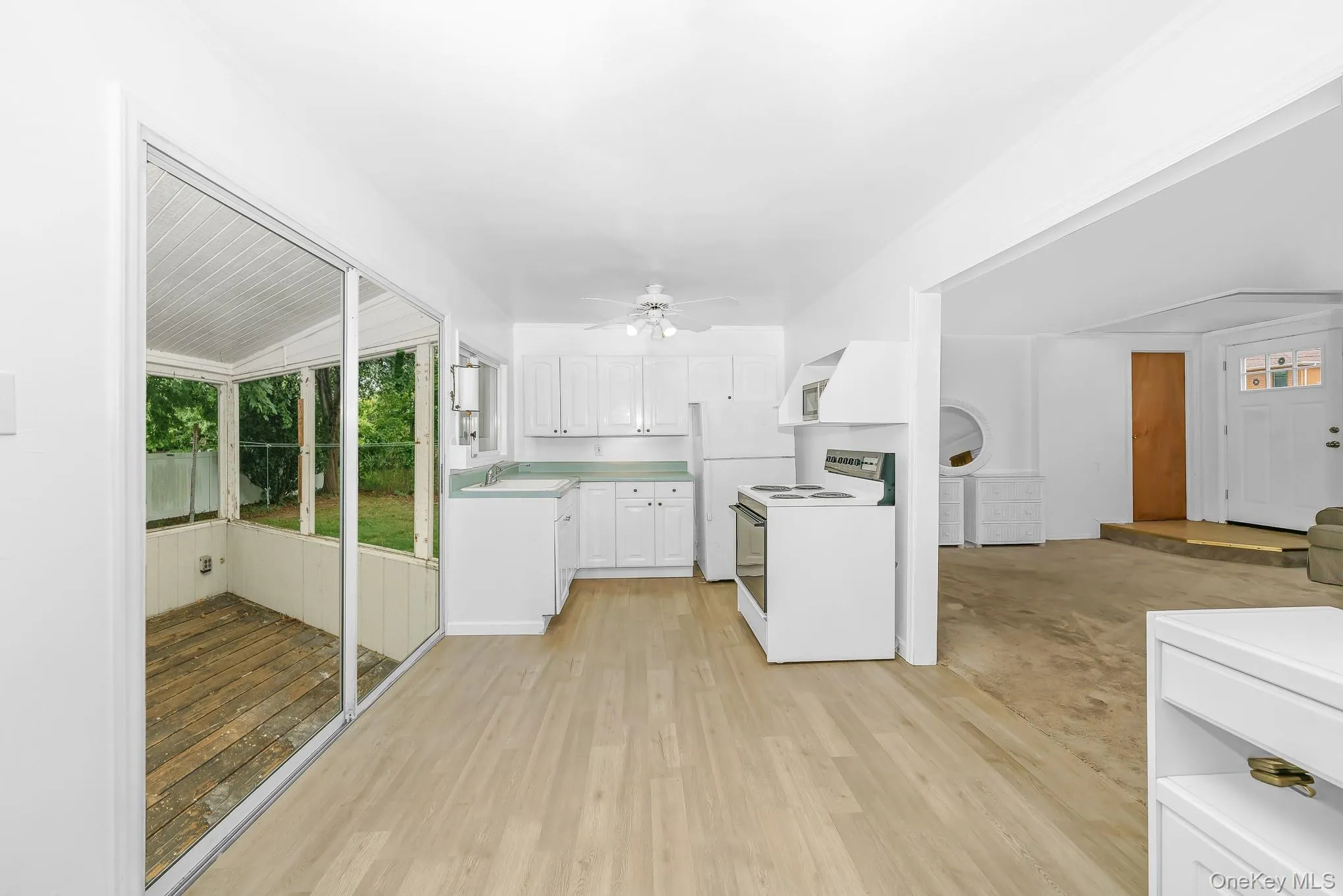 246 Columbus Avenue, Babylon, NY, 3 Bedrooms Bedrooms, 8 Rooms Rooms,2 BathroomsBathrooms,Residential,For Rent,Columbus,0,KEY1018623 246 Columbus Avenue, Babylon, NY, 3 Bedrooms Bedrooms, 8 Rooms Rooms,2 BathroomsBathrooms,Residential,For Rent,Columbus,0,KEY1018623