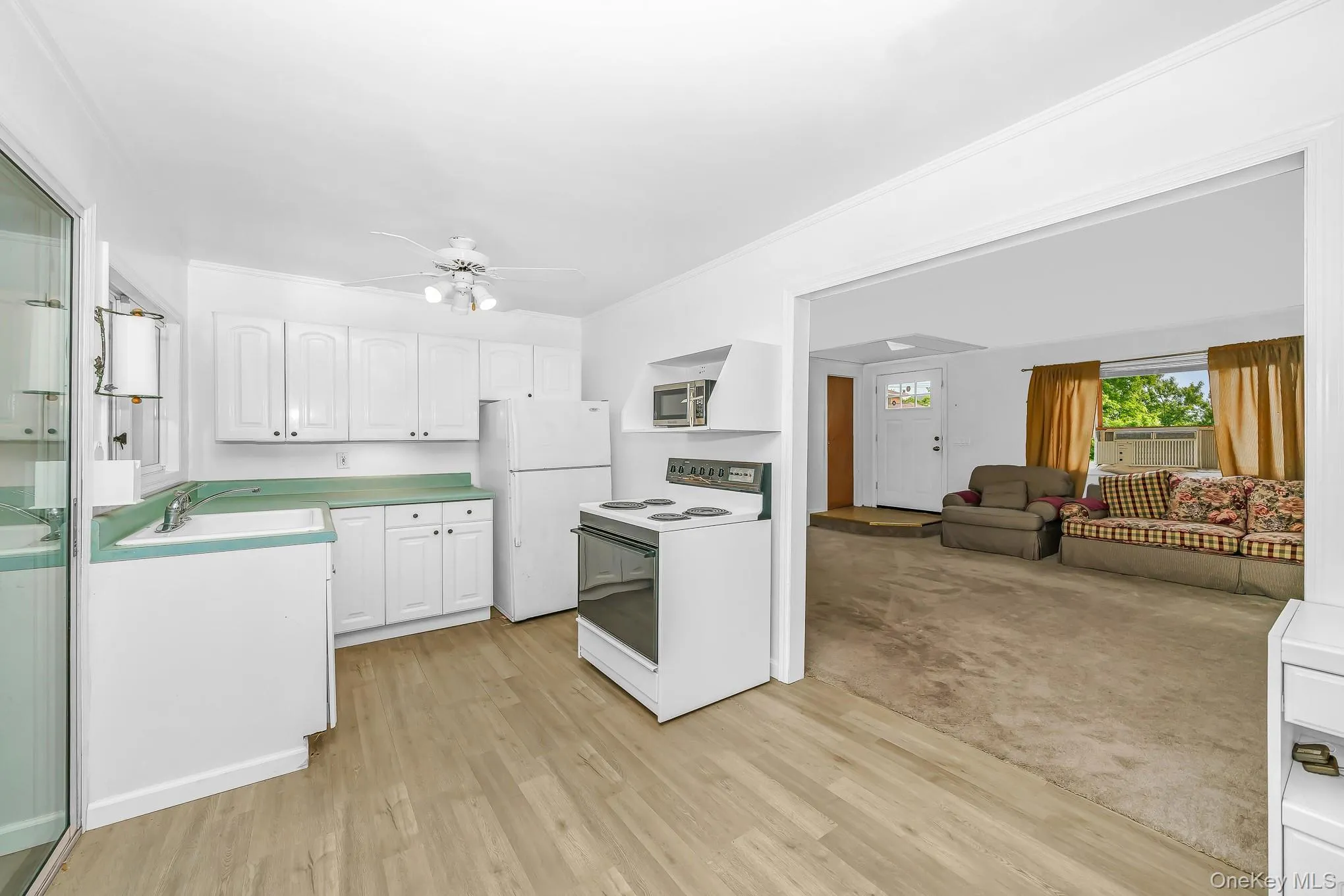 246 Columbus Avenue, Babylon, NY, 3 Bedrooms Bedrooms, 8 Rooms Rooms,2 BathroomsBathrooms,Residential,For Rent,Columbus,0,KEY1018623 246 Columbus Avenue, Babylon, NY, 3 Bedrooms Bedrooms, 8 Rooms Rooms,2 BathroomsBathrooms,Residential,For Rent,Columbus,0,KEY1018623