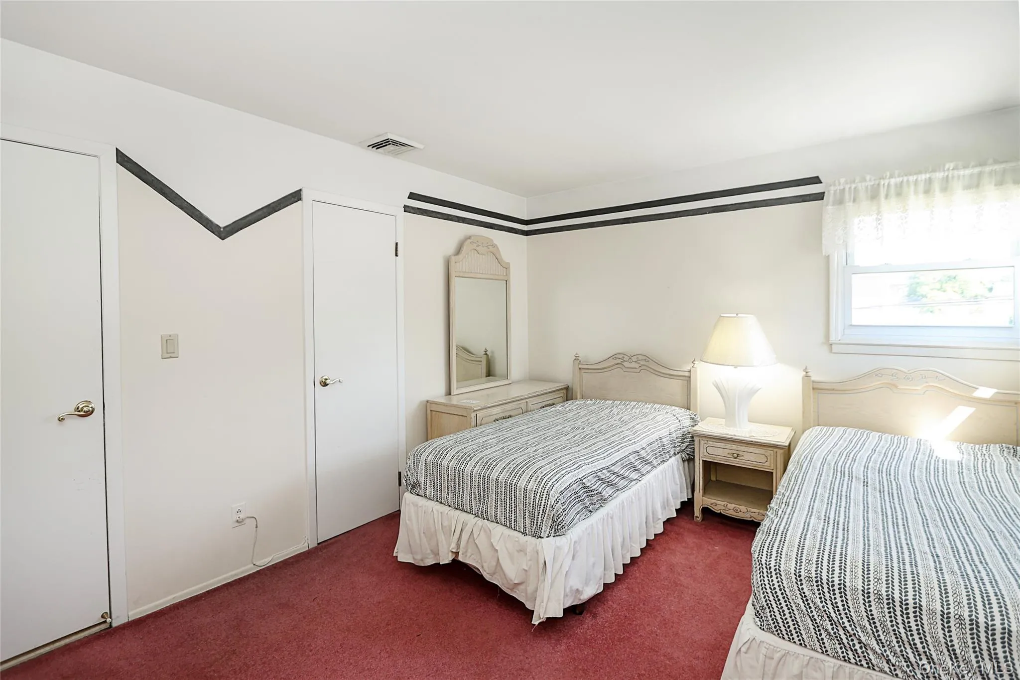49 Lee Avenue, North Hempstead, NY, 4 Bedrooms Bedrooms, 10 Rooms Rooms,2 BathroomsBathrooms,Residential,For Rent,Lee,0,KEY1018624 49 Lee Avenue, North Hempstead, NY, 4 Bedrooms Bedrooms, 10 Rooms Rooms,2 BathroomsBathrooms,Residential,For Rent,Lee,0,KEY1018624