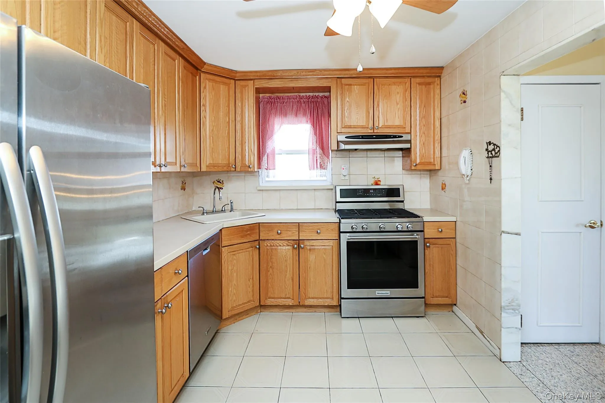 49 Lee Avenue, North Hempstead, NY, 4 Bedrooms Bedrooms, 10 Rooms Rooms,2 BathroomsBathrooms,Residential,For Rent,Lee,0,KEY1018624 49 Lee Avenue, North Hempstead, NY, 4 Bedrooms Bedrooms, 10 Rooms Rooms,2 BathroomsBathrooms,Residential,For Rent,Lee,0,KEY1018624