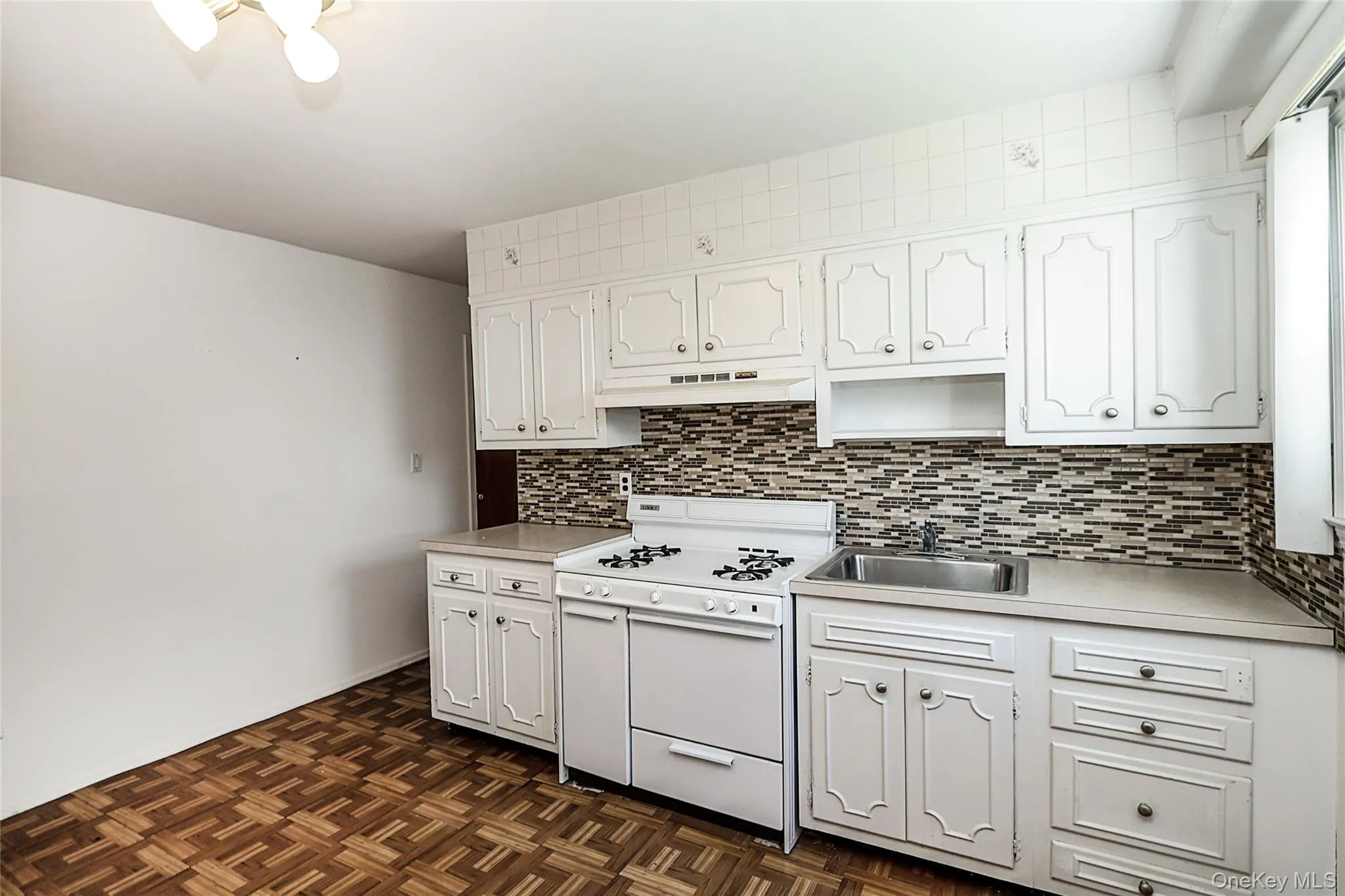 49 Lee Avenue, North Hempstead, NY, 4 Bedrooms Bedrooms, 10 Rooms Rooms,2 BathroomsBathrooms,Residential,For Rent,Lee,0,KEY1018624 49 Lee Avenue, North Hempstead, NY, 4 Bedrooms Bedrooms, 10 Rooms Rooms,2 BathroomsBathrooms,Residential,For Rent,Lee,0,KEY1018624