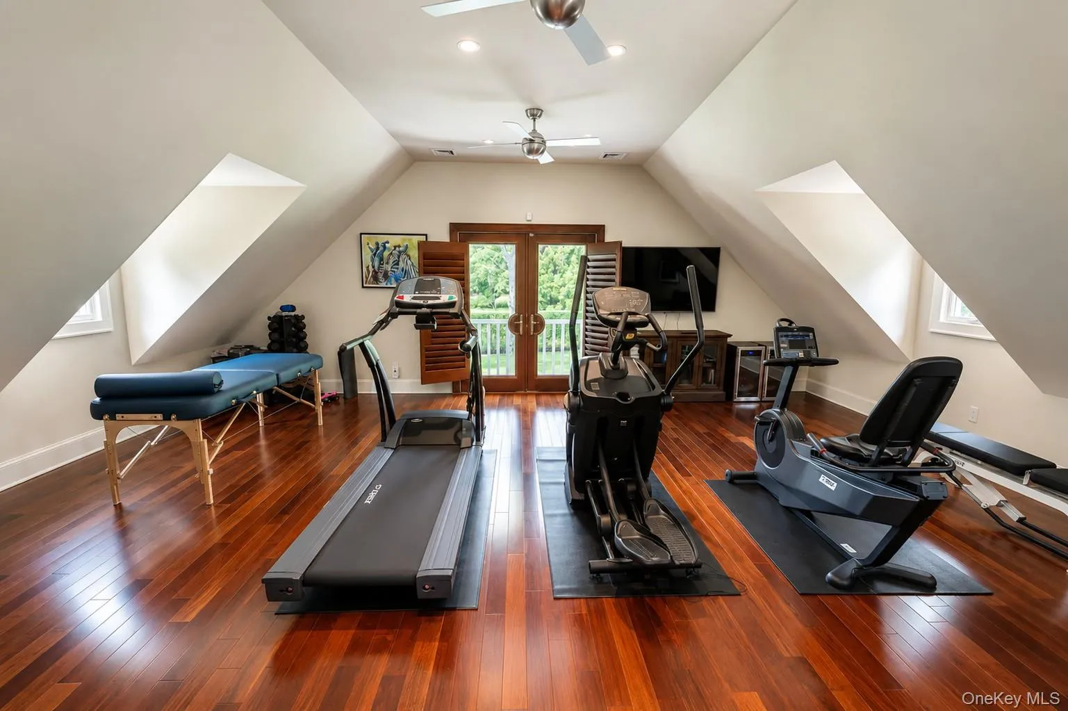 Priviate gym on ensuite level Priviate gym on ensuite level