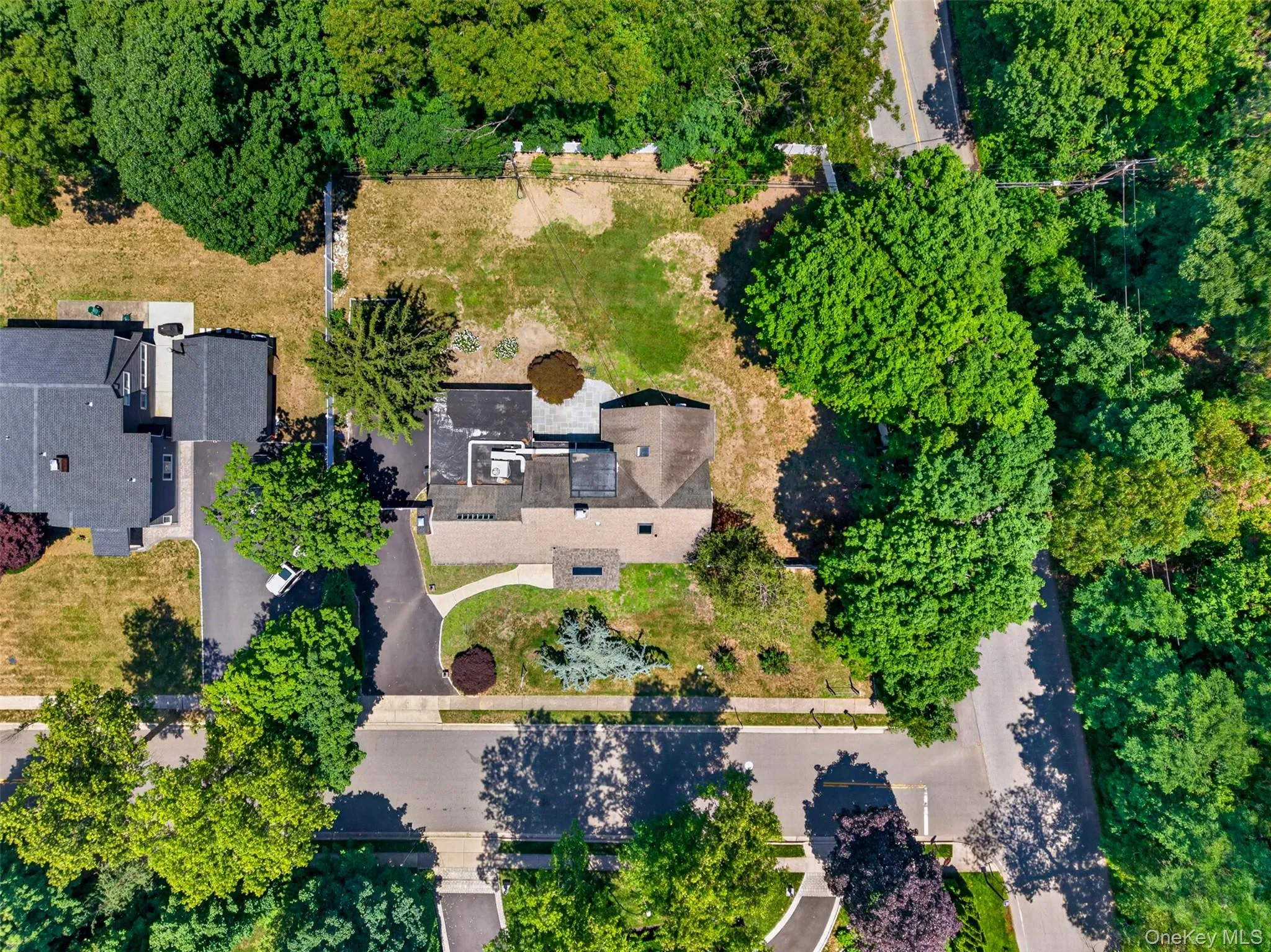 81 Carriage Lane, North Hempstead, NY, 4 Bedrooms Bedrooms, 8 Rooms Rooms,3 BathroomsBathrooms,Residential,For Rent,Carriage,0,KEY1018661 81 Carriage Lane, North Hempstead, NY, 4 Bedrooms Bedrooms, 8 Rooms Rooms,3 BathroomsBathrooms,Residential,For Rent,Carriage,0,KEY1018661