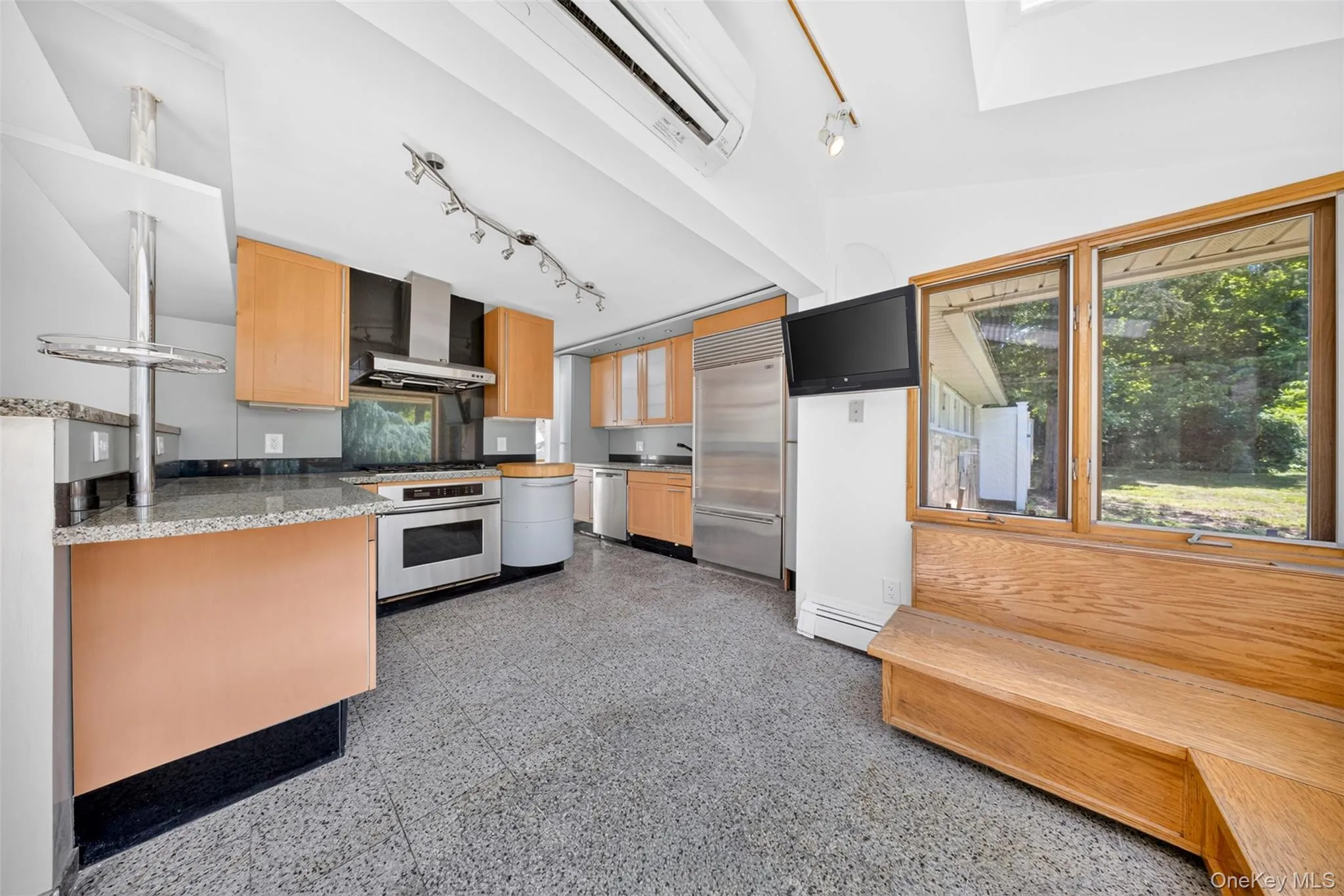 81 Carriage Lane, North Hempstead, NY, 4 Bedrooms Bedrooms, 8 Rooms Rooms,3 BathroomsBathrooms,Residential,For Rent,Carriage,0,KEY1018661 81 Carriage Lane, North Hempstead, NY, 4 Bedrooms Bedrooms, 8 Rooms Rooms,3 BathroomsBathrooms,Residential,For Rent,Carriage,0,KEY1018661