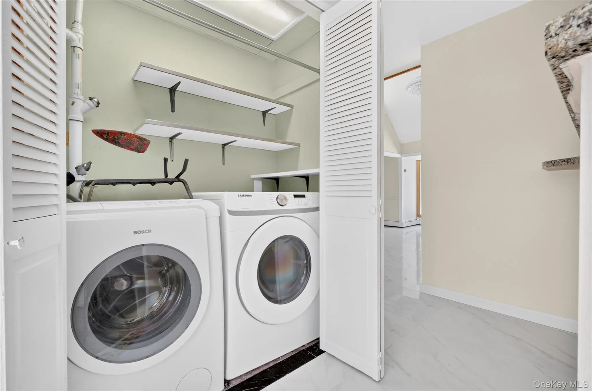 81 Carriage Lane, North Hempstead, NY, 4 Bedrooms Bedrooms, 8 Rooms Rooms,3 BathroomsBathrooms,Residential,For Rent,Carriage,0,KEY1018661 81 Carriage Lane, North Hempstead, NY, 4 Bedrooms Bedrooms, 8 Rooms Rooms,3 BathroomsBathrooms,Residential,For Rent,Carriage,0,KEY1018661
