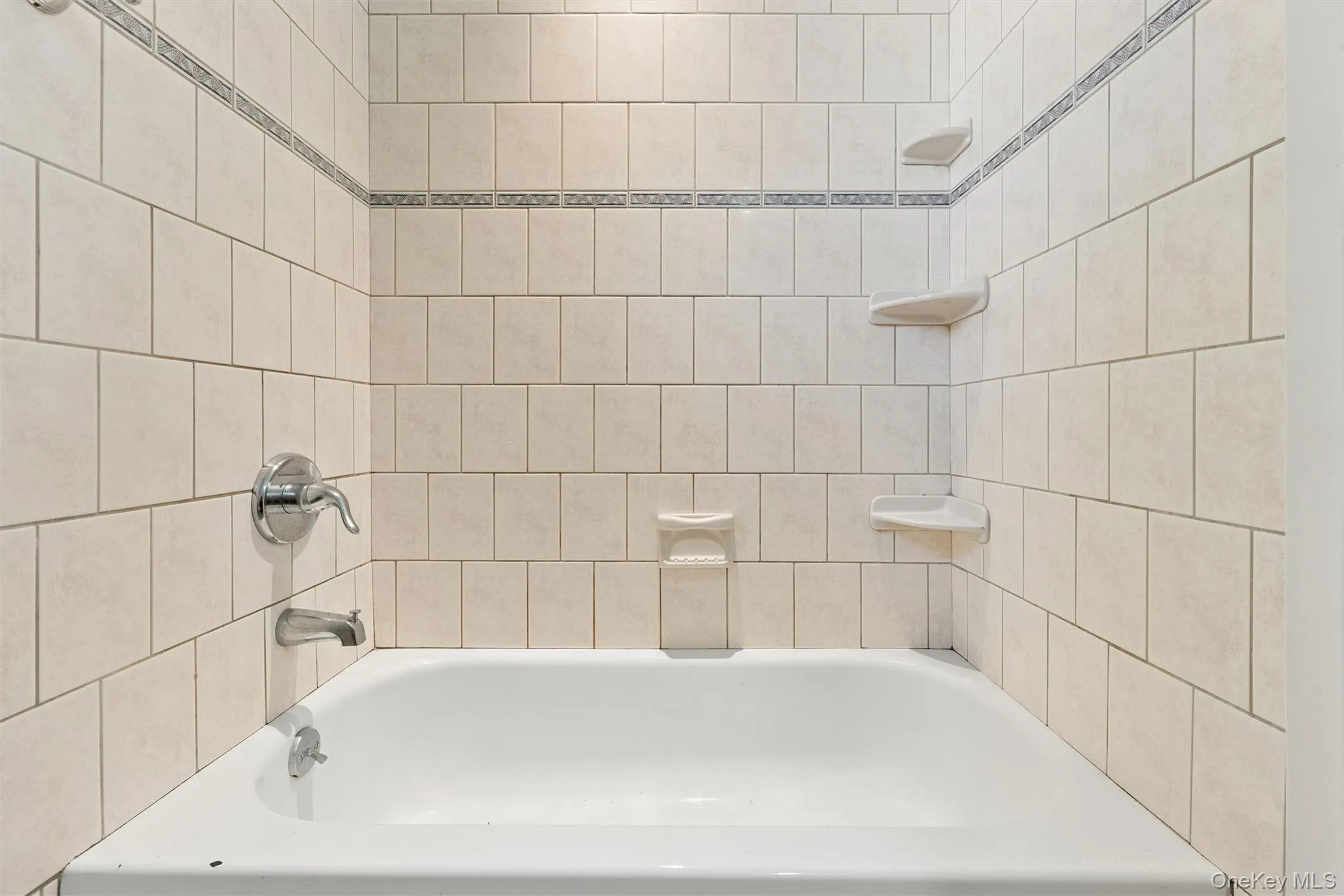 1601 Johnson Avenue, Hempstead, NY, 3 Bedrooms Bedrooms, 5 Rooms Rooms,2 BathroomsBathrooms,Residential,For Rent,Johnson,0,KEY1018668 1601 Johnson Avenue, Hempstead, NY, 3 Bedrooms Bedrooms, 5 Rooms Rooms,2 BathroomsBathrooms,Residential,For Rent,Johnson,0,KEY1018668