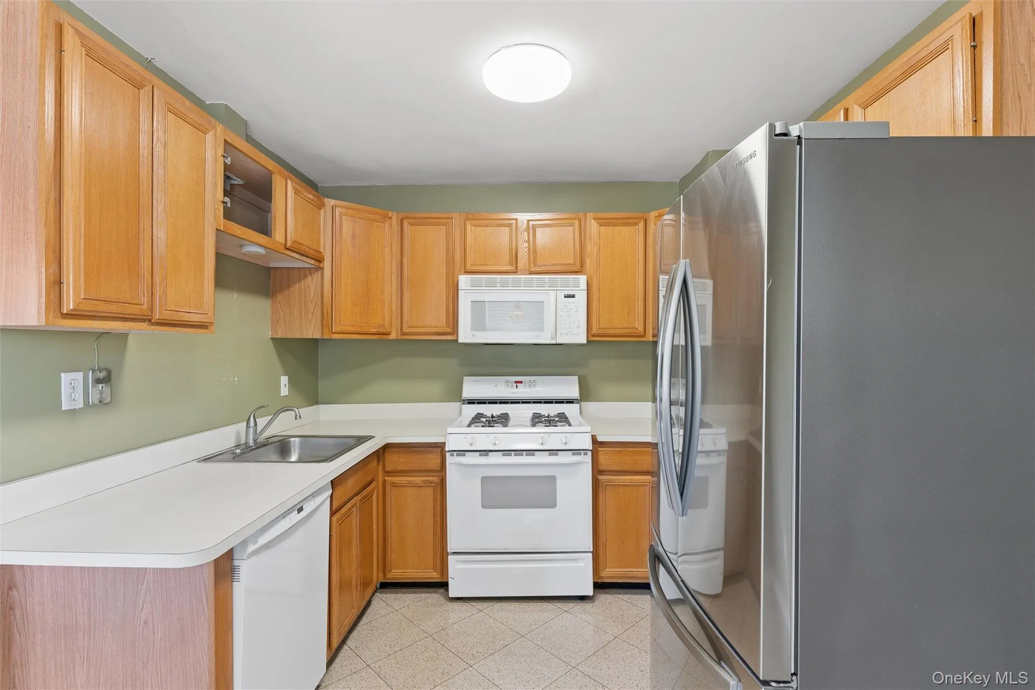 1601 Johnson Avenue, Hempstead, NY, 3 Bedrooms Bedrooms, 5 Rooms Rooms,2 BathroomsBathrooms,Residential,For Rent,Johnson,0,KEY1018668 1601 Johnson Avenue, Hempstead, NY, 3 Bedrooms Bedrooms, 5 Rooms Rooms,2 BathroomsBathrooms,Residential,For Rent,Johnson,0,KEY1018668