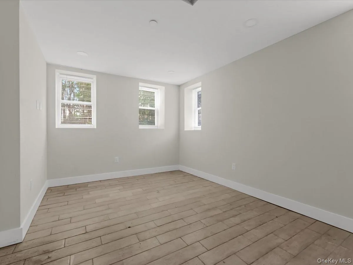 910 226th Street, New York, NY, 3 Bedrooms Bedrooms, 5 Rooms Rooms,2 BathroomsBathrooms,Residential Lease,For Rent,226th,0,KEY1018669 910 226th Street, New York, NY, 3 Bedrooms Bedrooms, 5 Rooms Rooms,2 BathroomsBathrooms,Residential Lease,For Rent,226th,0,KEY1018669