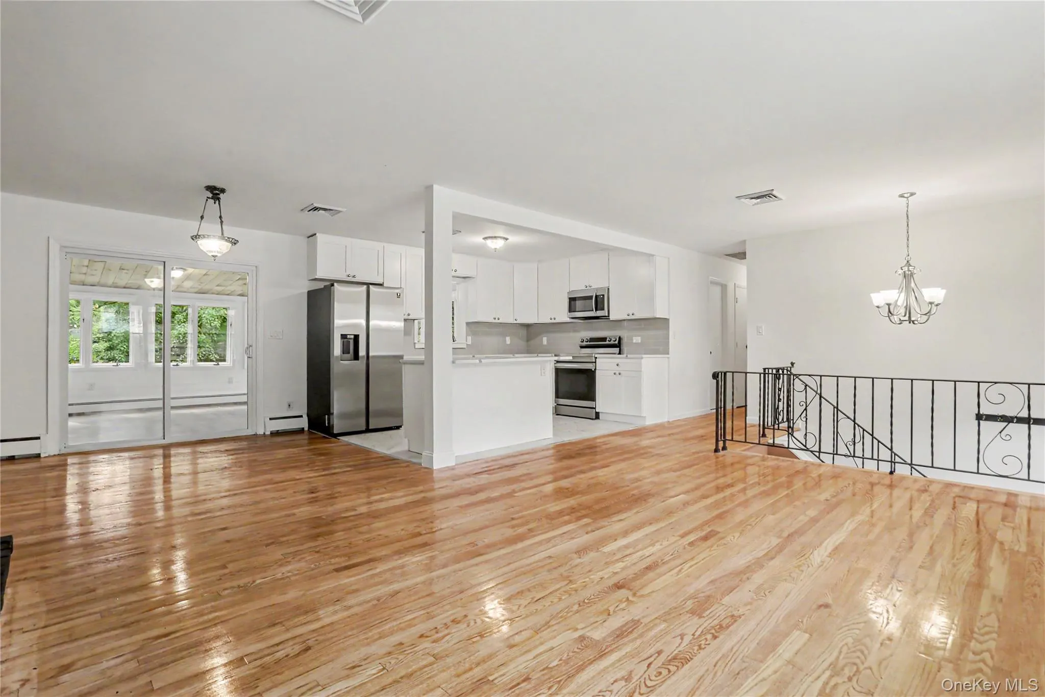 12 Roe Drive, Hyde Park, NY, 4 Bedrooms Bedrooms, 11 Rooms Rooms,3 BathroomsBathrooms,Residential,For Rent,Roe,0,1018671 12 Roe Drive, Hyde Park, NY, 4 Bedrooms Bedrooms, 11 Rooms Rooms,3 BathroomsBathrooms,Residential,For Rent,Roe,0,1018671