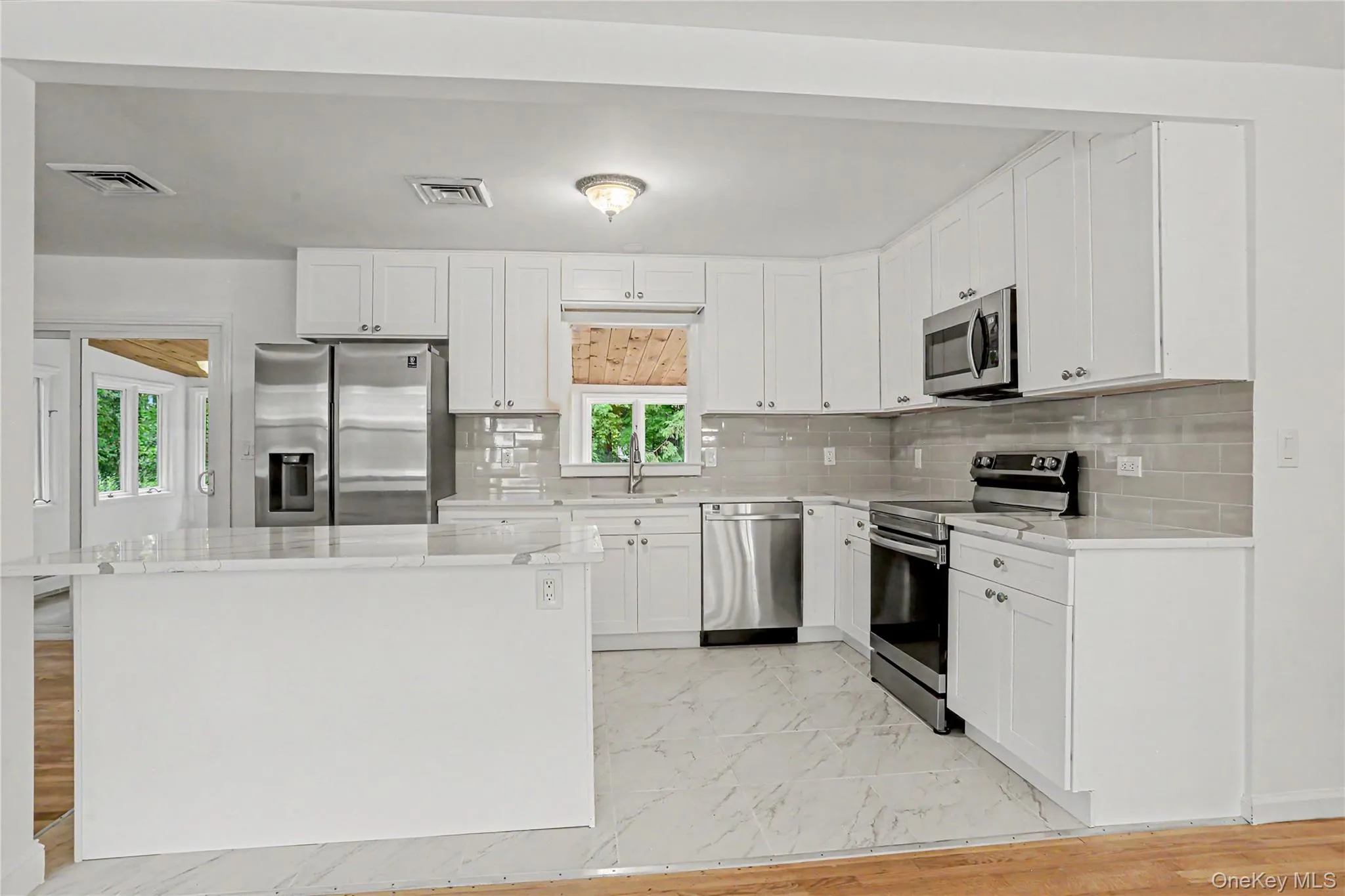 12 Roe Drive, Hyde Park, NY, 4 Bedrooms Bedrooms, 11 Rooms Rooms,3 BathroomsBathrooms,Residential,For Rent,Roe,0,1018671 12 Roe Drive, Hyde Park, NY, 4 Bedrooms Bedrooms, 11 Rooms Rooms,3 BathroomsBathrooms,Residential,For Rent,Roe,0,1018671