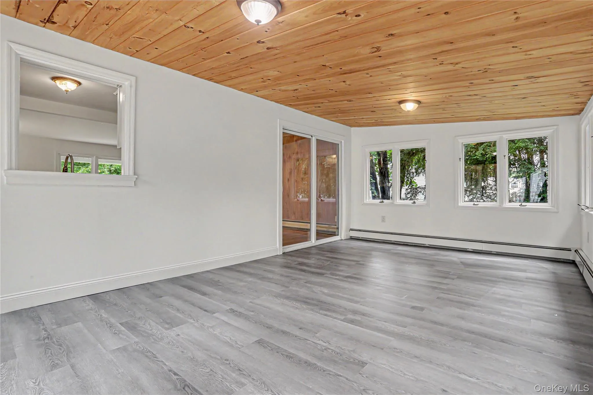 12 Roe Drive, Hyde Park, NY, 4 Bedrooms Bedrooms, 11 Rooms Rooms,3 BathroomsBathrooms,Residential,For Rent,Roe,0,1018671 12 Roe Drive, Hyde Park, NY, 4 Bedrooms Bedrooms, 11 Rooms Rooms,3 BathroomsBathrooms,Residential,For Rent,Roe,0,1018671