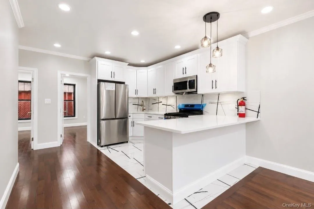 189 Legion Street, New York, NY, 3 Bedrooms Bedrooms, 5 Rooms Rooms,2 BathroomsBathrooms,Residential Lease,For Rent,Legion,0,1018675 189 Legion Street, New York, NY, 3 Bedrooms Bedrooms, 5 Rooms Rooms,2 BathroomsBathrooms,Residential Lease,For Rent,Legion,0,1018675